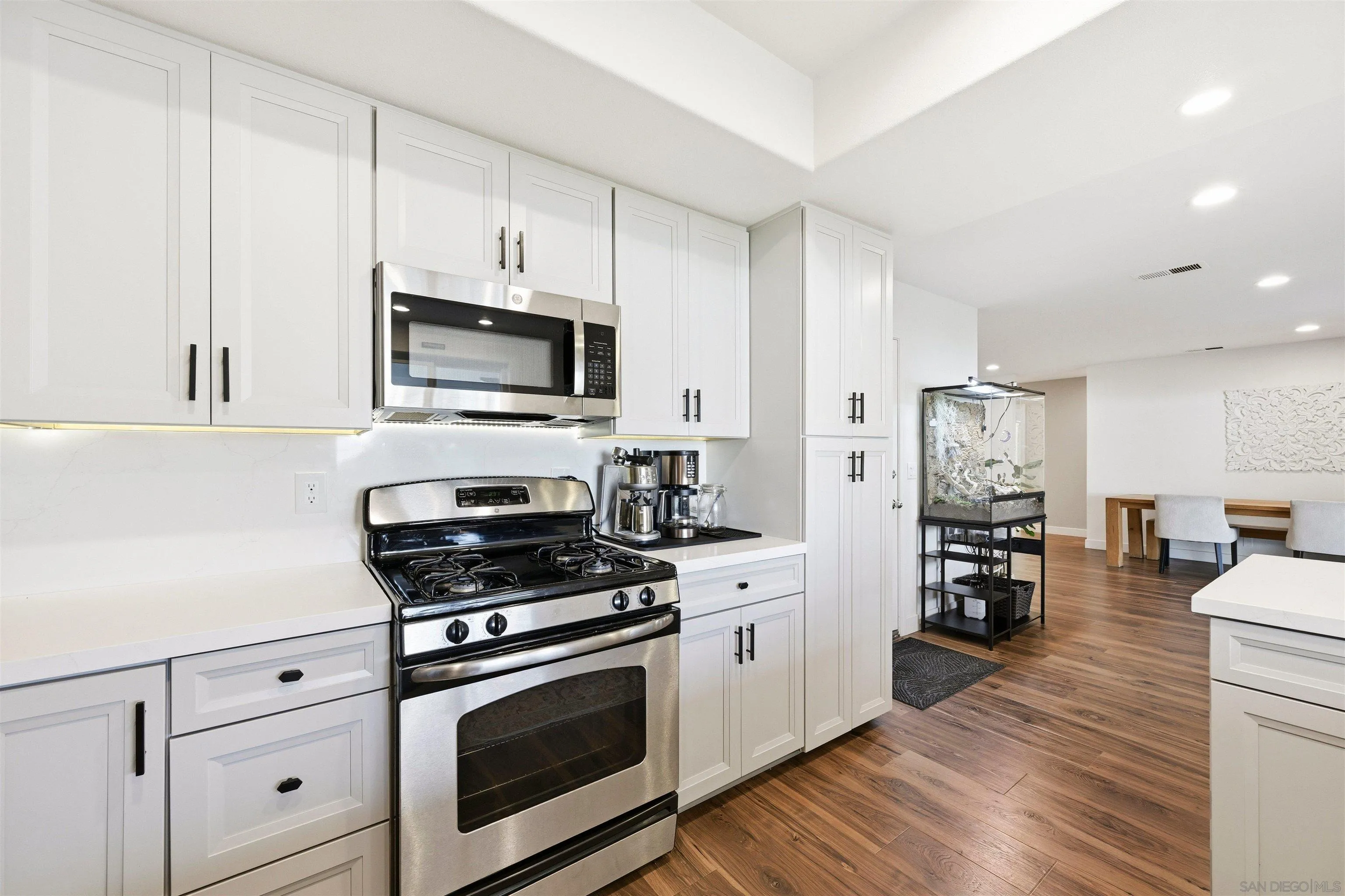 https://cdn.realtyfeed.com/cdn/127/260019270/f79d576d7cfbd23508bac801ec0d6c26.webp