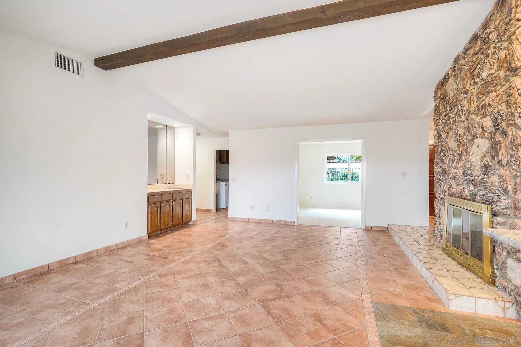 https://cdn.realtyfeed.com/cdn/127/260019273/05b2a7c0e1cbb22f36c50c70ac4235dc.webp