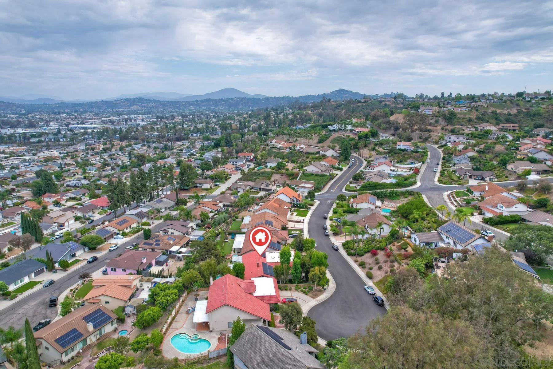 https://cdn.realtyfeed.com/cdn/127/260019273/1d2c2450a3f7d15a2569473a7efbfe94.webp