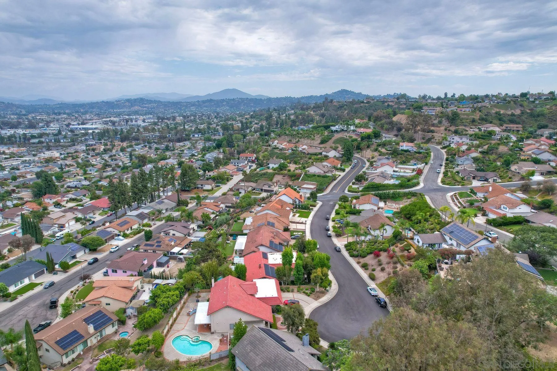https://cdn.realtyfeed.com/cdn/127/260019273/222e86d1961bd41f5192f80b40d6c001.webp