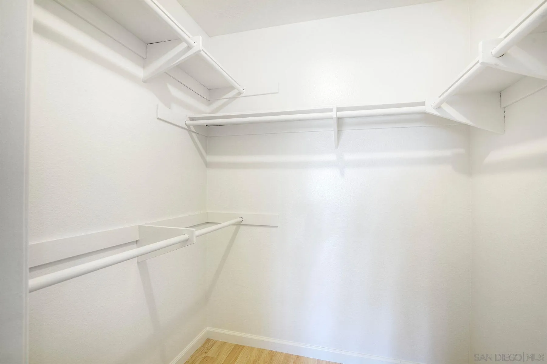 https://cdn.realtyfeed.com/cdn/127/260019273/26771b600b088ee12d2000ef2d524c74.webp