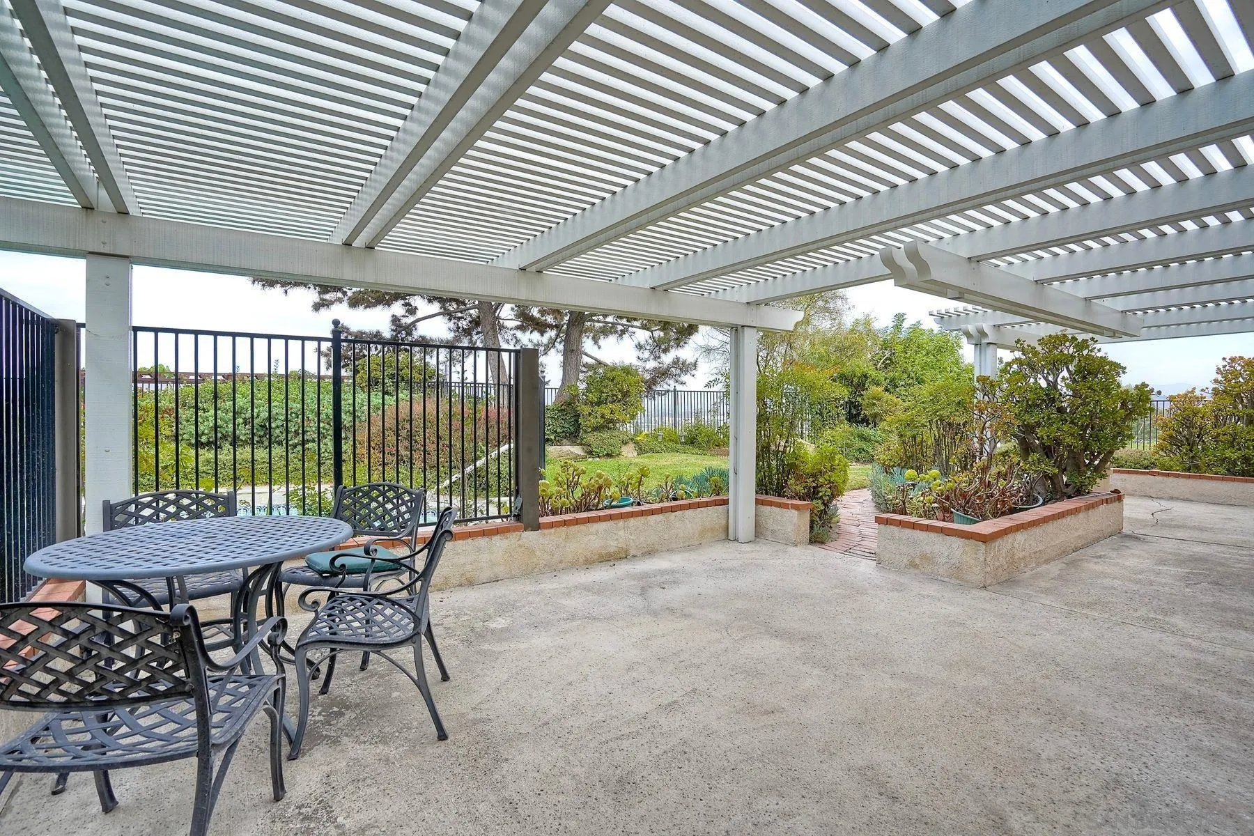 https://cdn.realtyfeed.com/cdn/127/260019273/29a39072ac5a9ffd0847b78d7aa3082f.webp