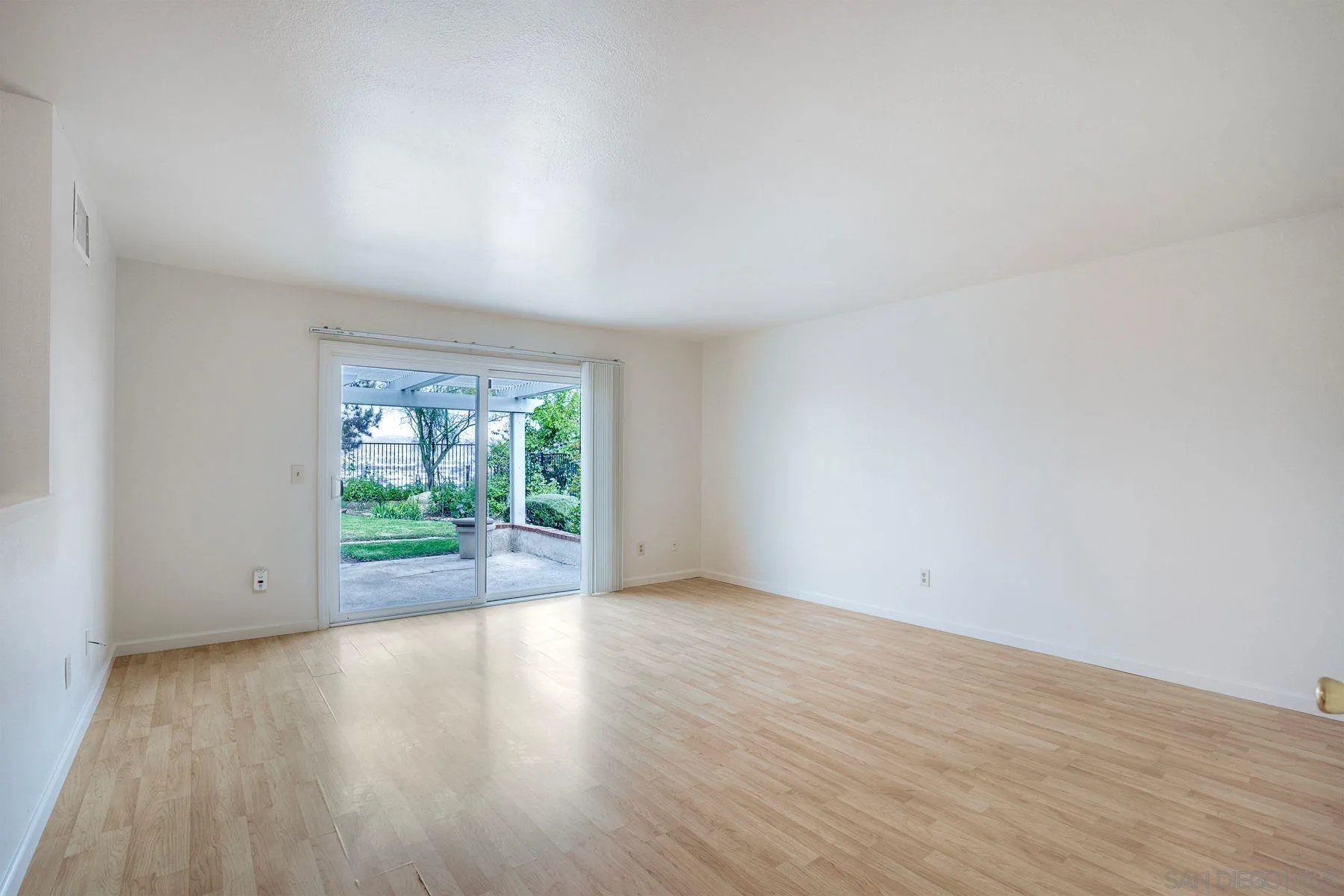 https://cdn.realtyfeed.com/cdn/127/260019273/3ecd6d10c3e923c3dcfa1218386a7c2e.webp