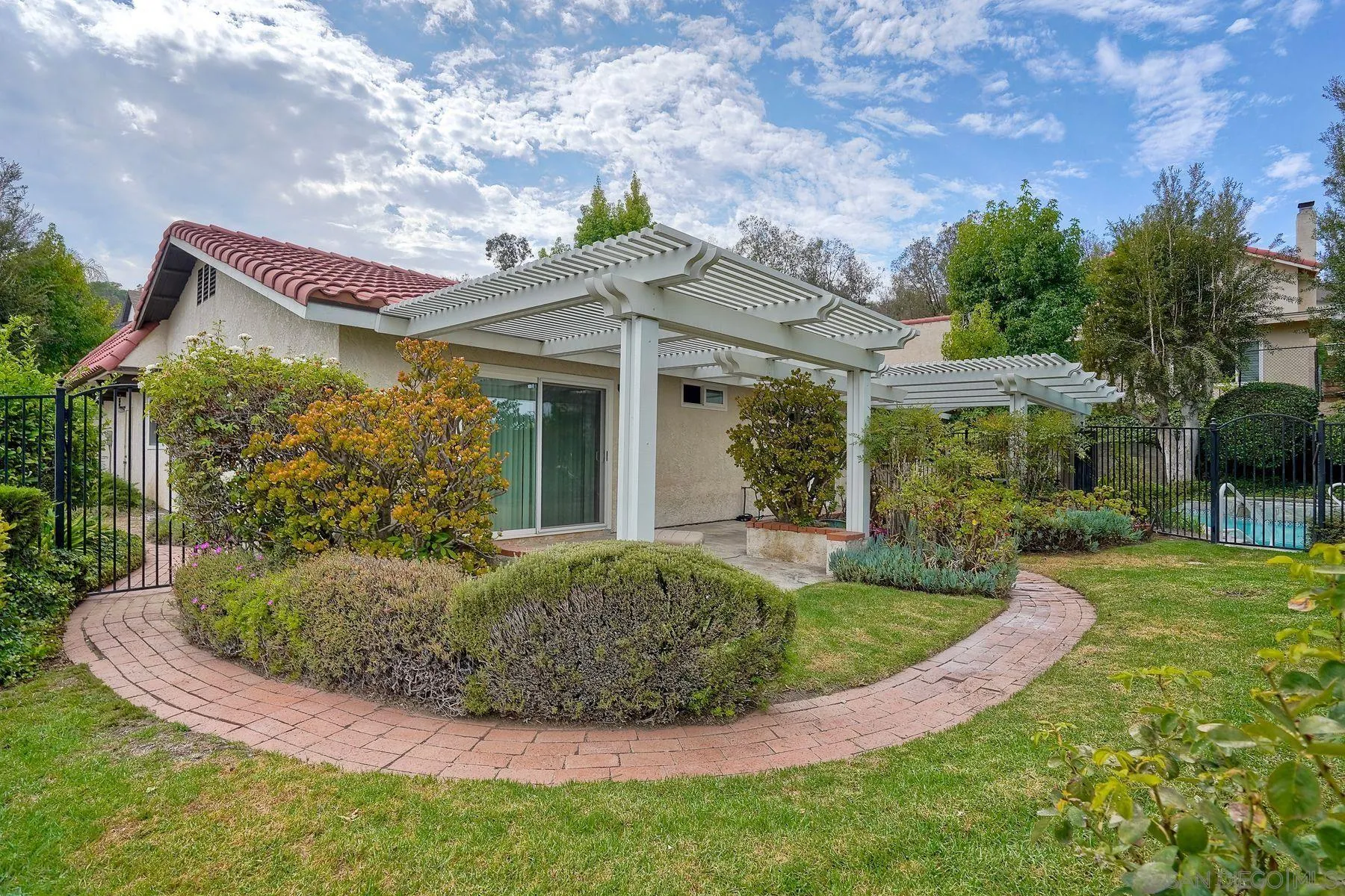 https://cdn.realtyfeed.com/cdn/127/260019273/449e83a70c2701050ba1a6d7cf1786a7.webp