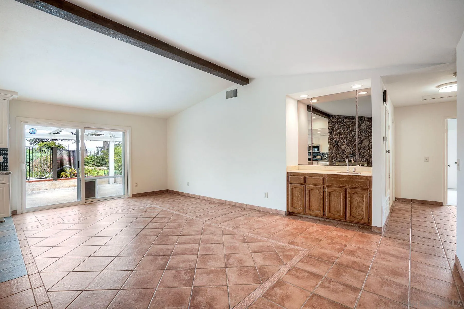 https://cdn.realtyfeed.com/cdn/127/260019273/63c627db2fd498b6d9b0304121e2f70a.webp