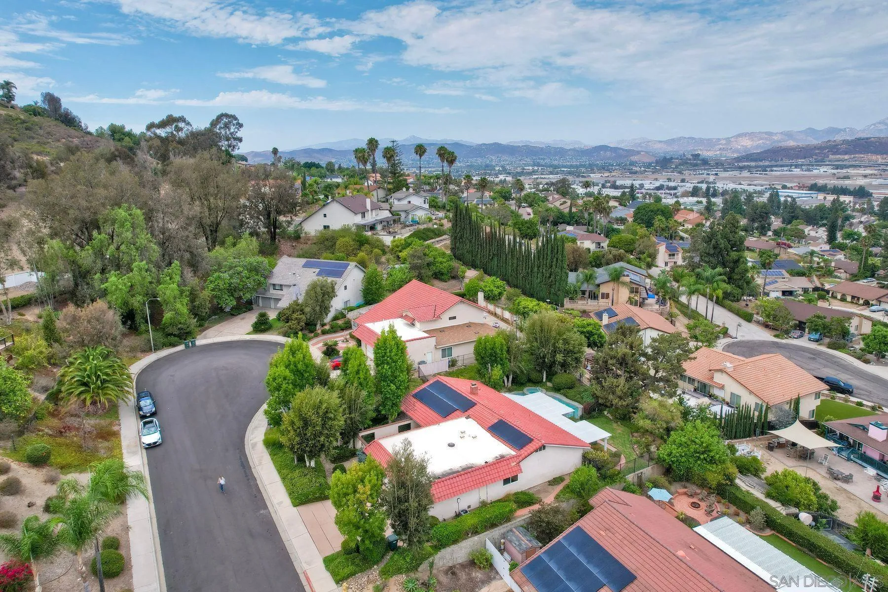 https://cdn.realtyfeed.com/cdn/127/260019273/67290a598747cb7a65ad3d34ac27bf97.webp
