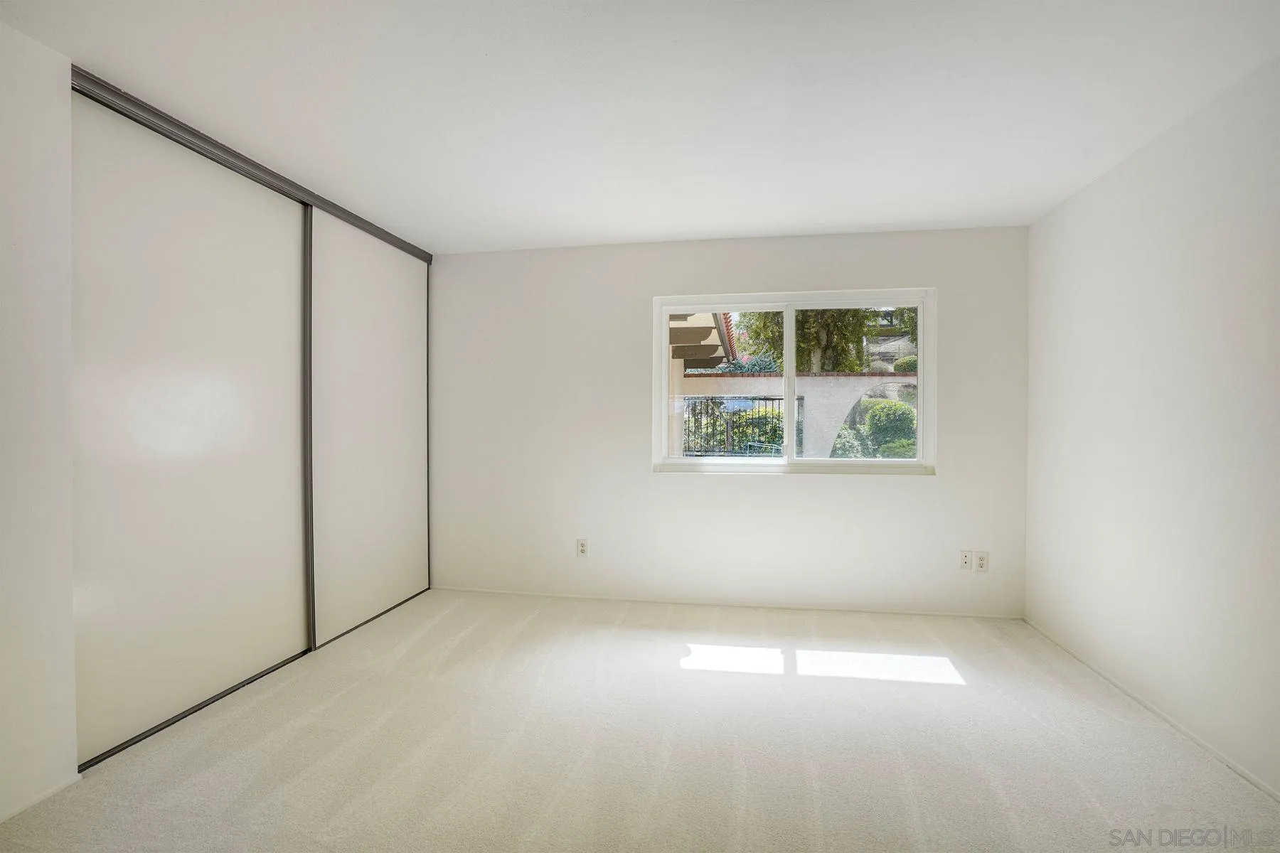 https://cdn.realtyfeed.com/cdn/127/260019273/95624bd481ab02cac57fa8104ba79e15.webp