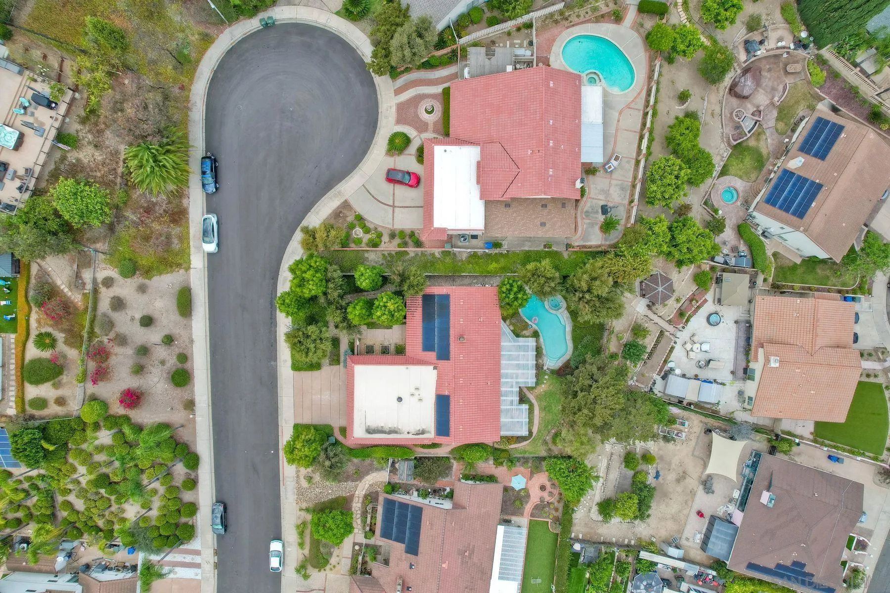 https://cdn.realtyfeed.com/cdn/127/260019273/c2ef796ee3610bf97b760ae332951d5c.webp