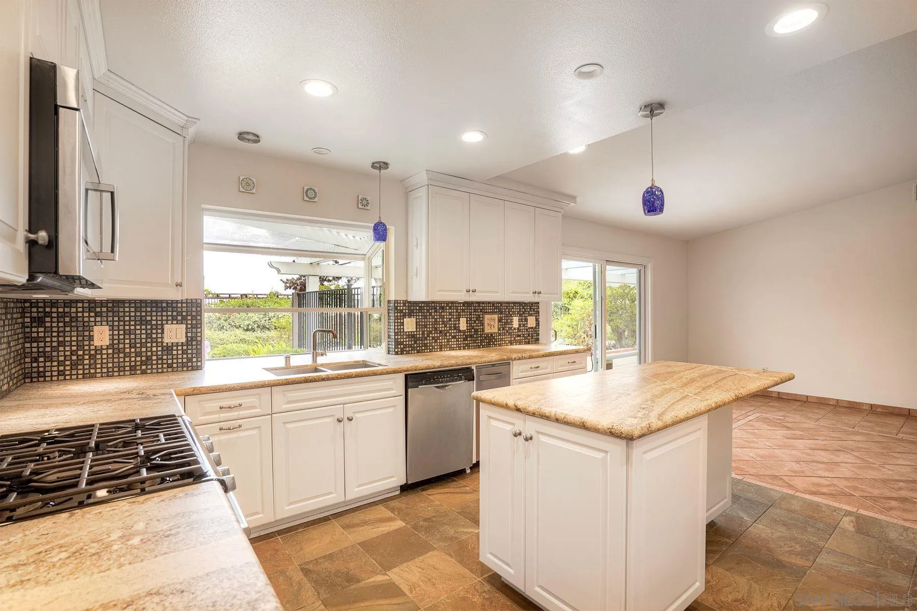 https://cdn.realtyfeed.com/cdn/127/260019273/ce5e6a54f12e1b6e71f2995909fa250a.webp