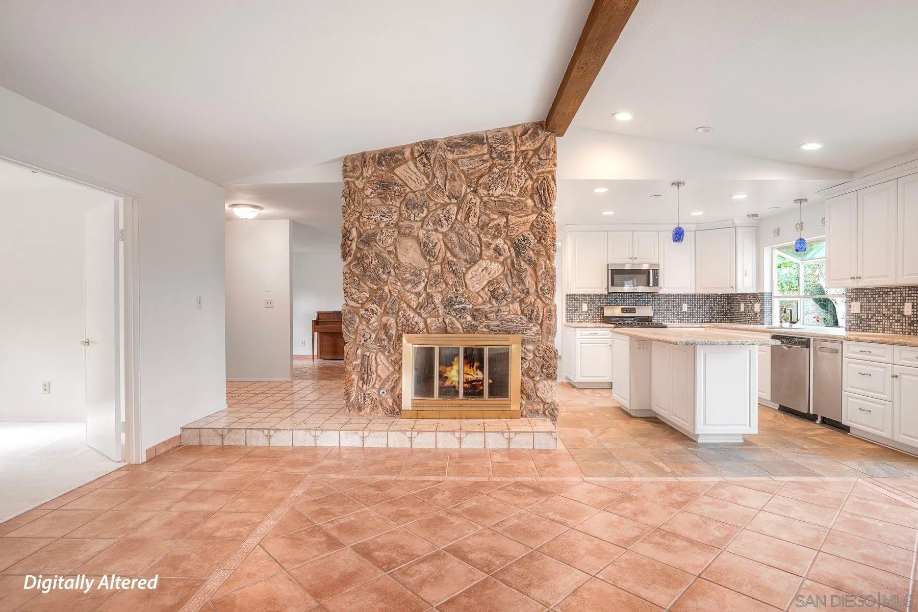 https://cdn.realtyfeed.com/cdn/127/260019273/de9e91186b095c8f4b070d81fe8f8b79.webp