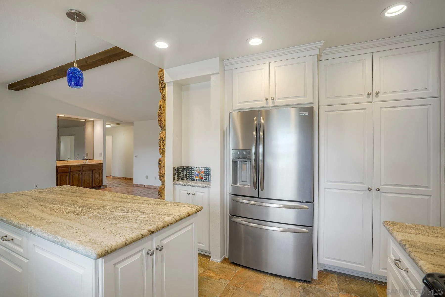 https://cdn.realtyfeed.com/cdn/127/260019273/eb5e458fb4782fa53bdac202d464efd0.webp