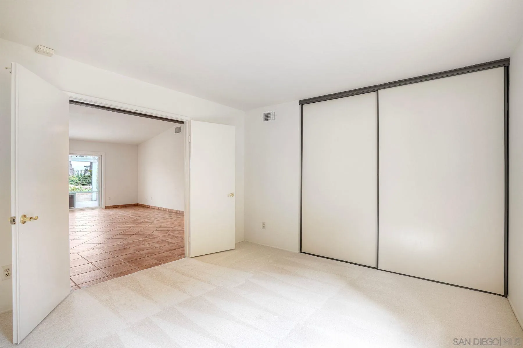https://cdn.realtyfeed.com/cdn/127/260019273/ee6a8946b3e1028ff2e70ca24d01dc19.webp