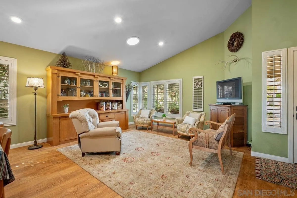 https://cdn.realtyfeed.com/cdn/127/260019275/7f59d1532055ba3da58405bc7b4a191f.webp