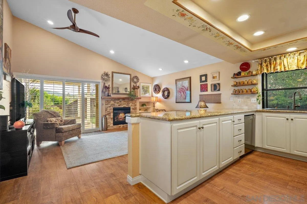 https://cdn.realtyfeed.com/cdn/127/260019275/909a9d0ec21b1c4fe7758698b3c68324.webp