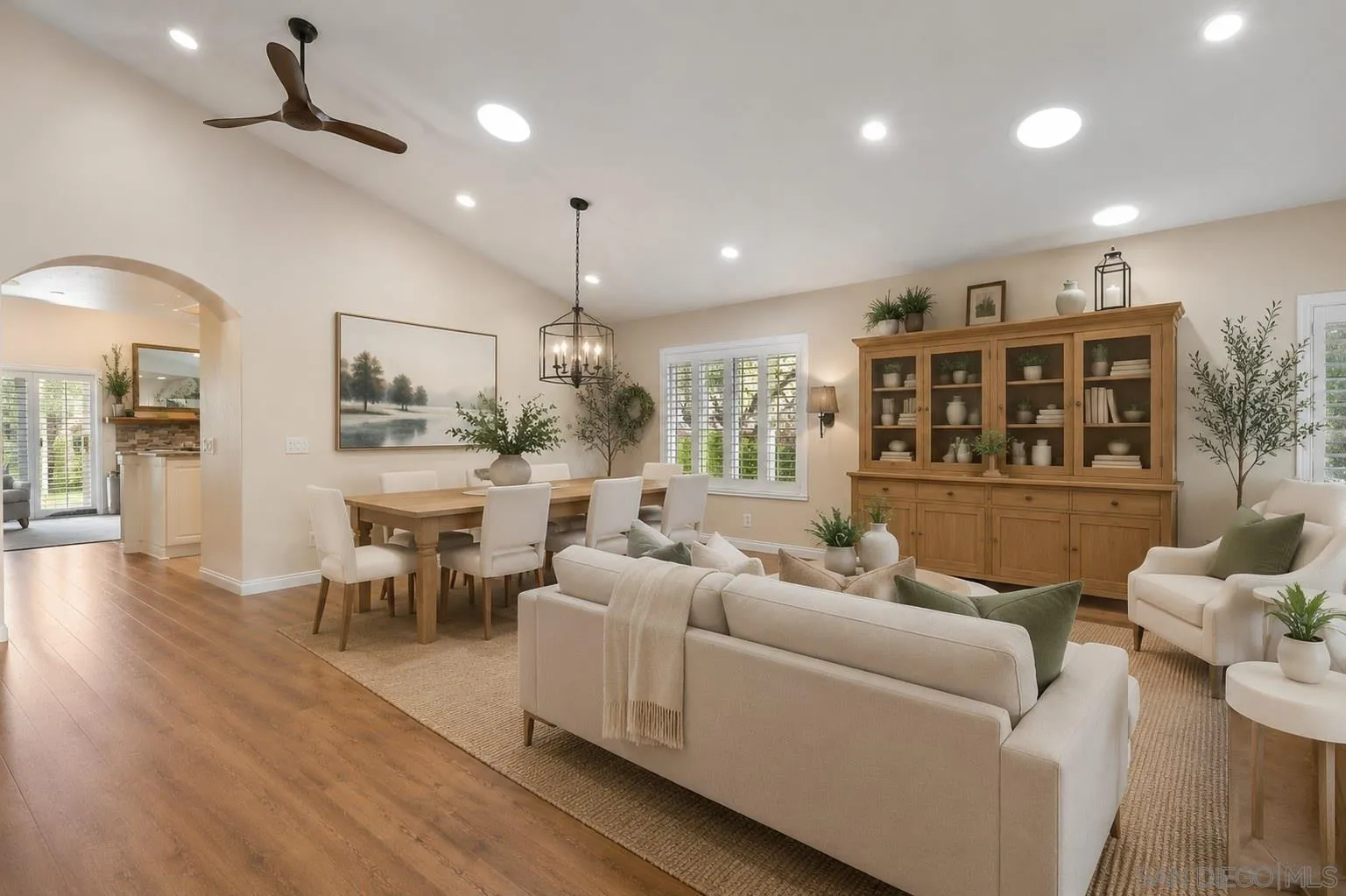https://cdn.realtyfeed.com/cdn/127/260019275/c835d5b52e0bdffbb4de26fe3f590a09.webp