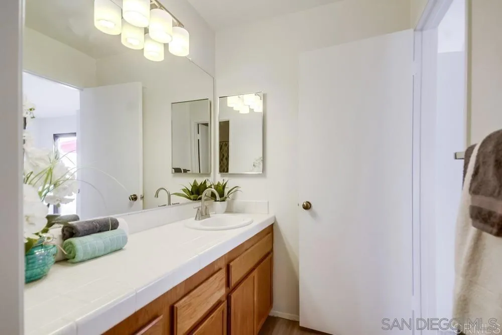 Photo #12: 260019278 Listing: Photo #12
