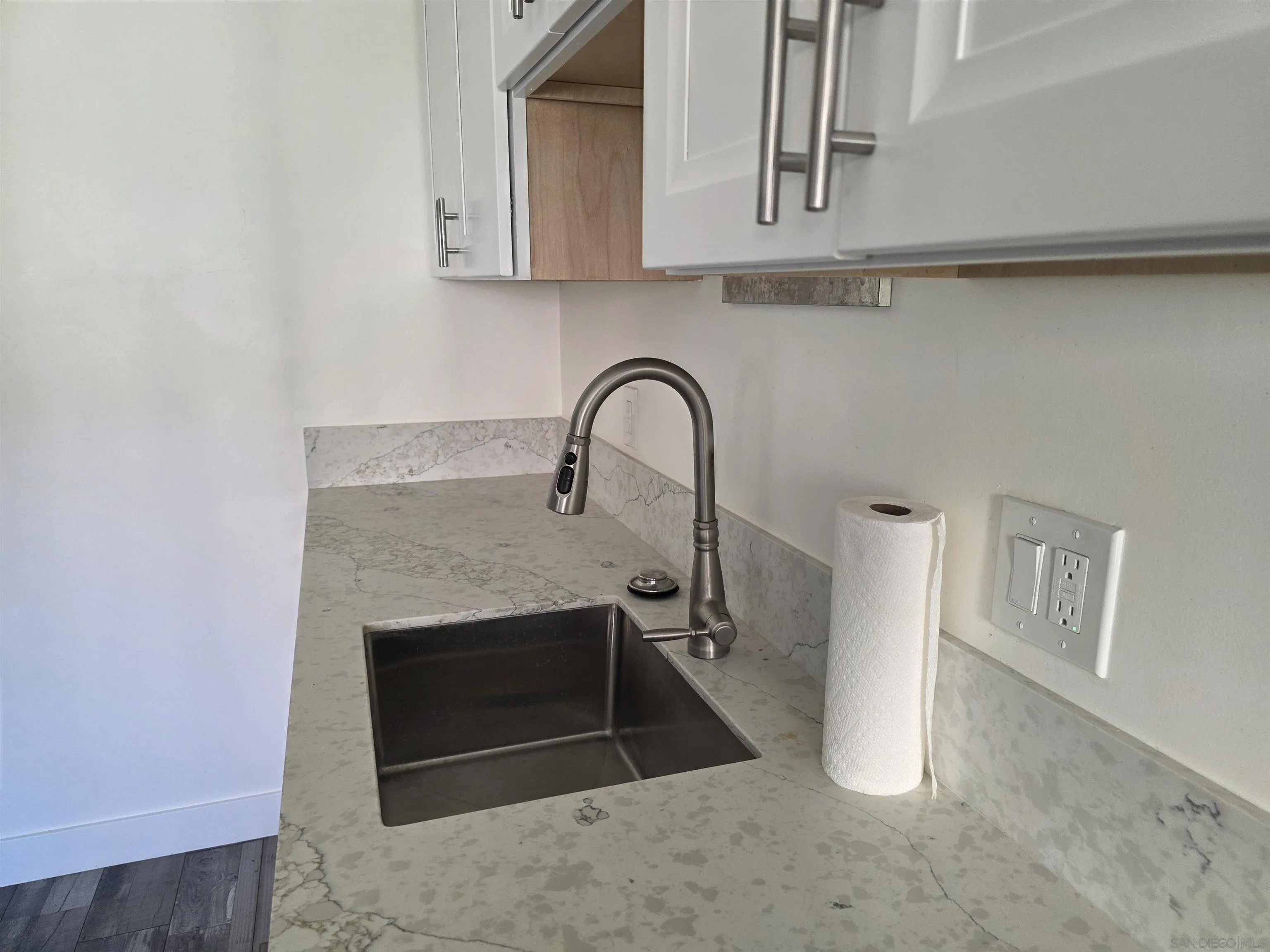 Photo #14: 260019281 Listing: Photo #14