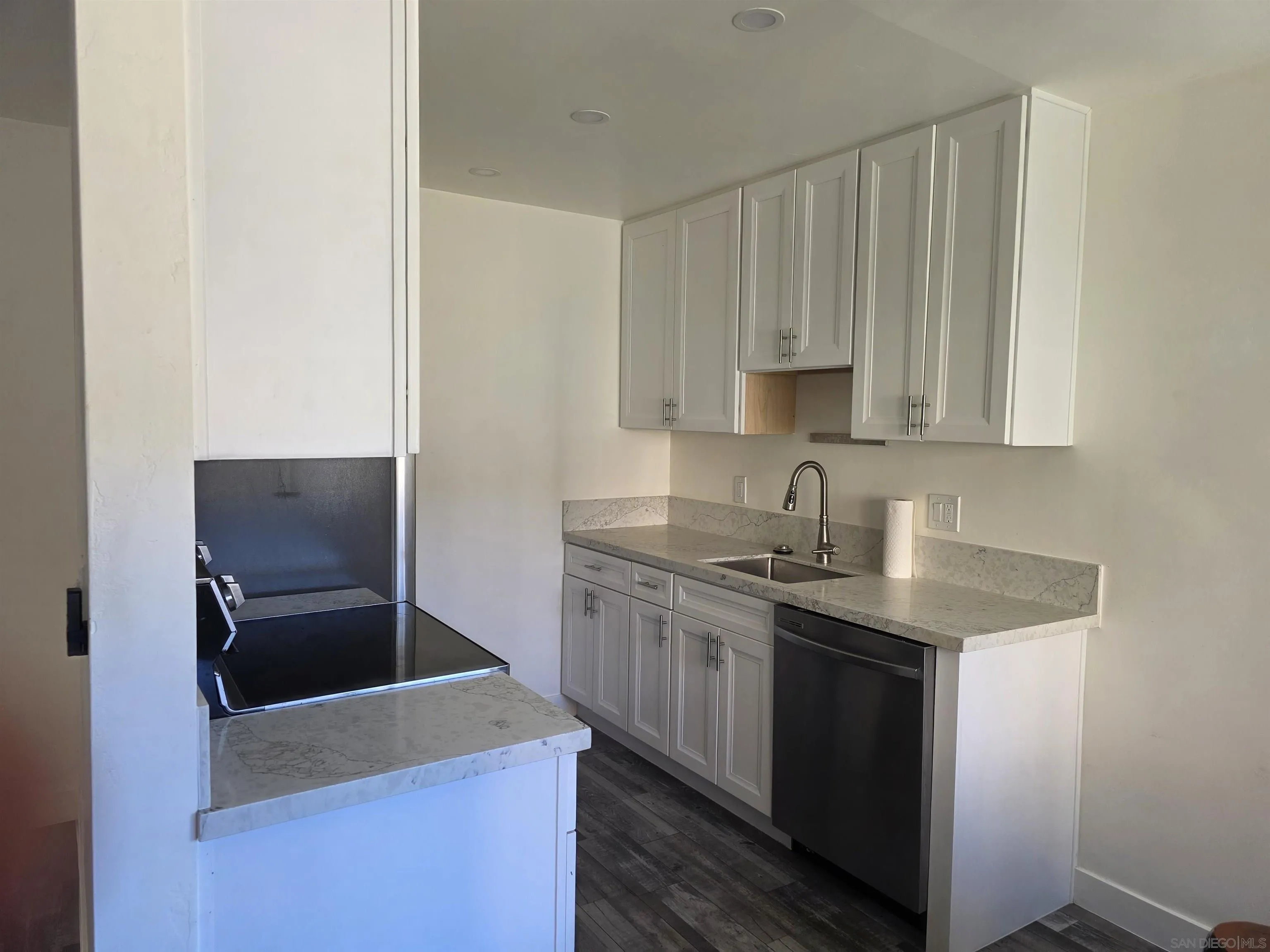 Photo #13: 260019281 Listing: Photo #13