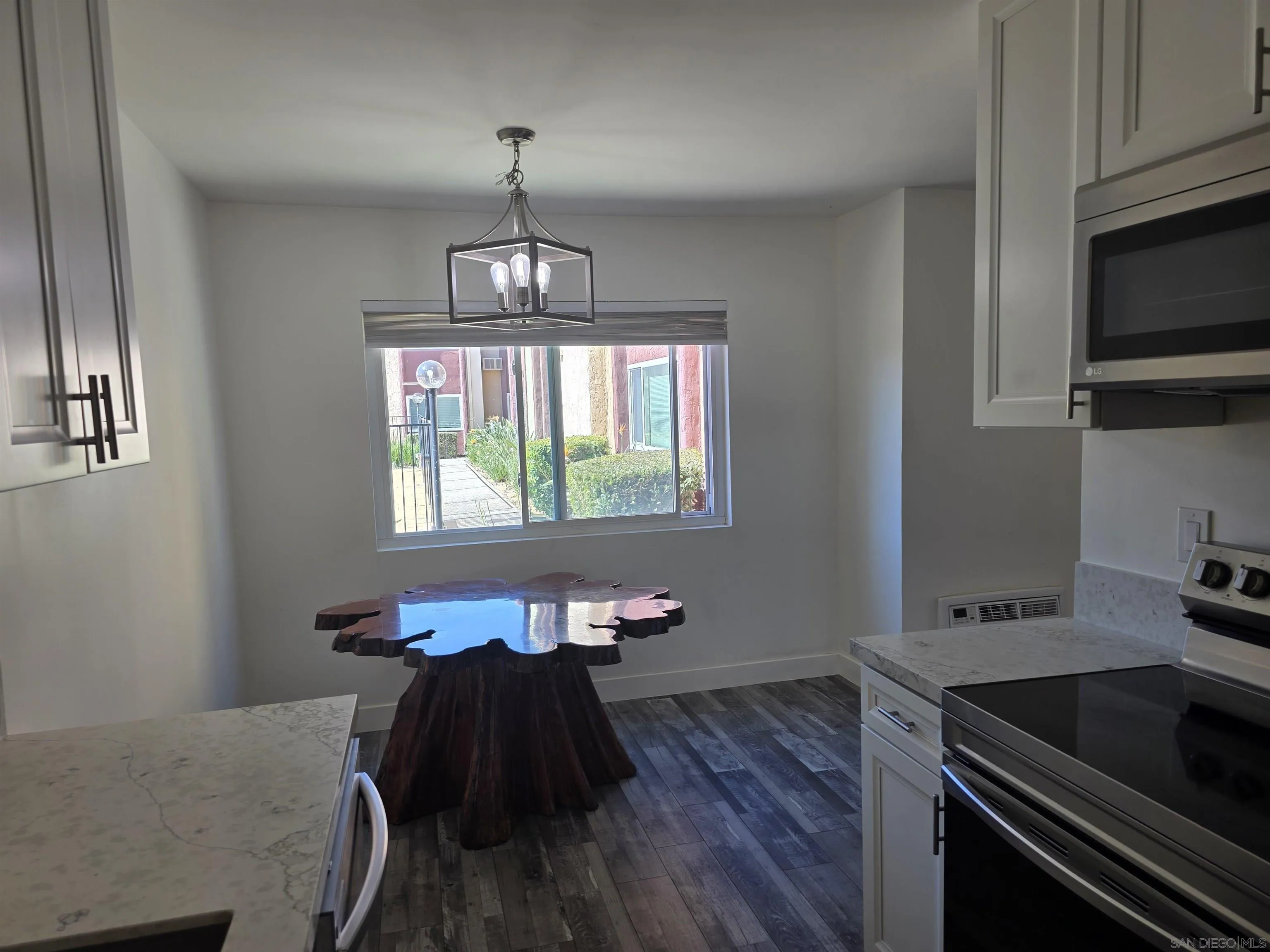 Photo #11: 260019281 Listing: Photo #11