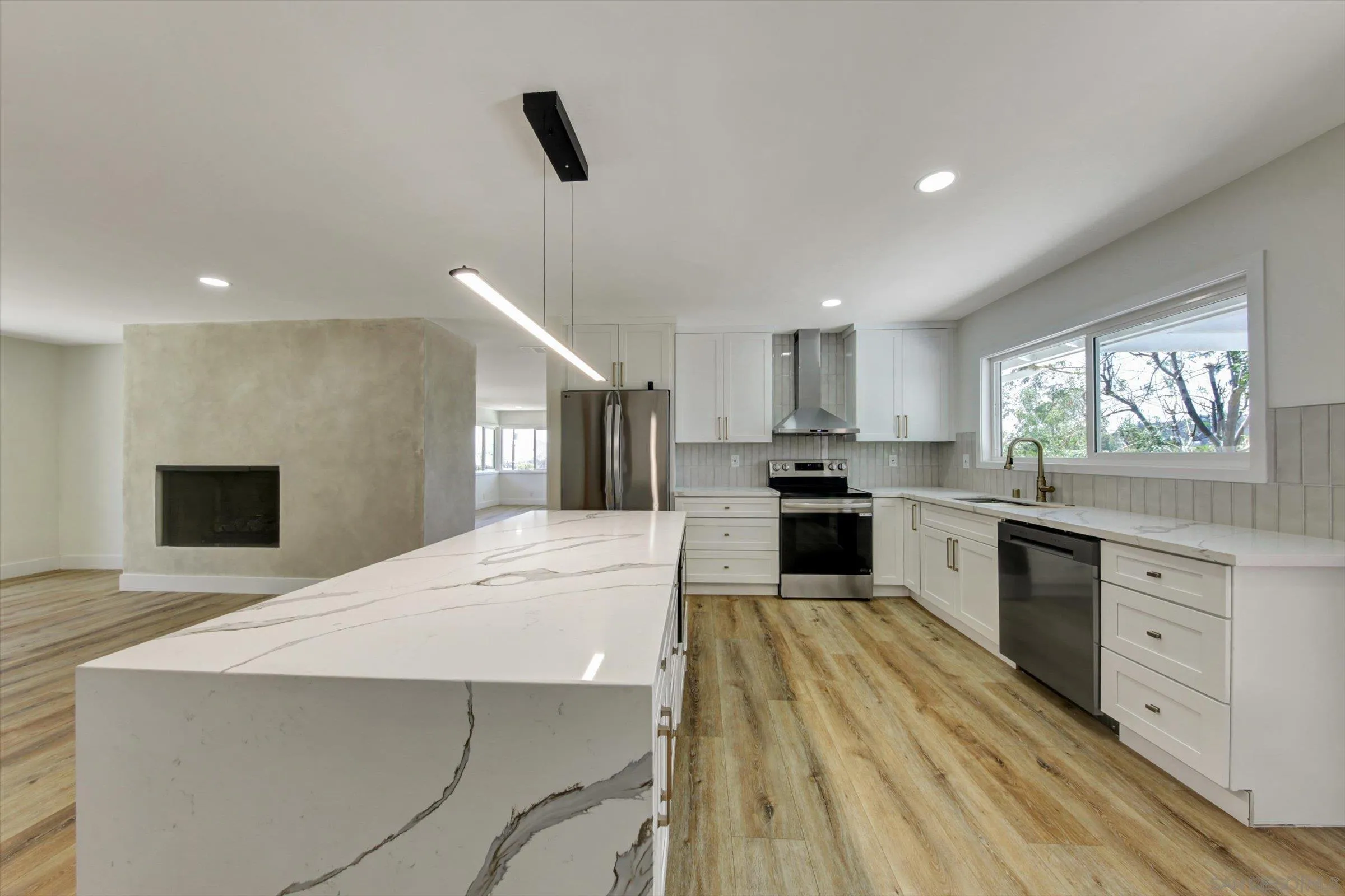 https://cdn.realtyfeed.com/cdn/127/260019282/7391d71db6c37406d4ba85dadd2fa271.webp