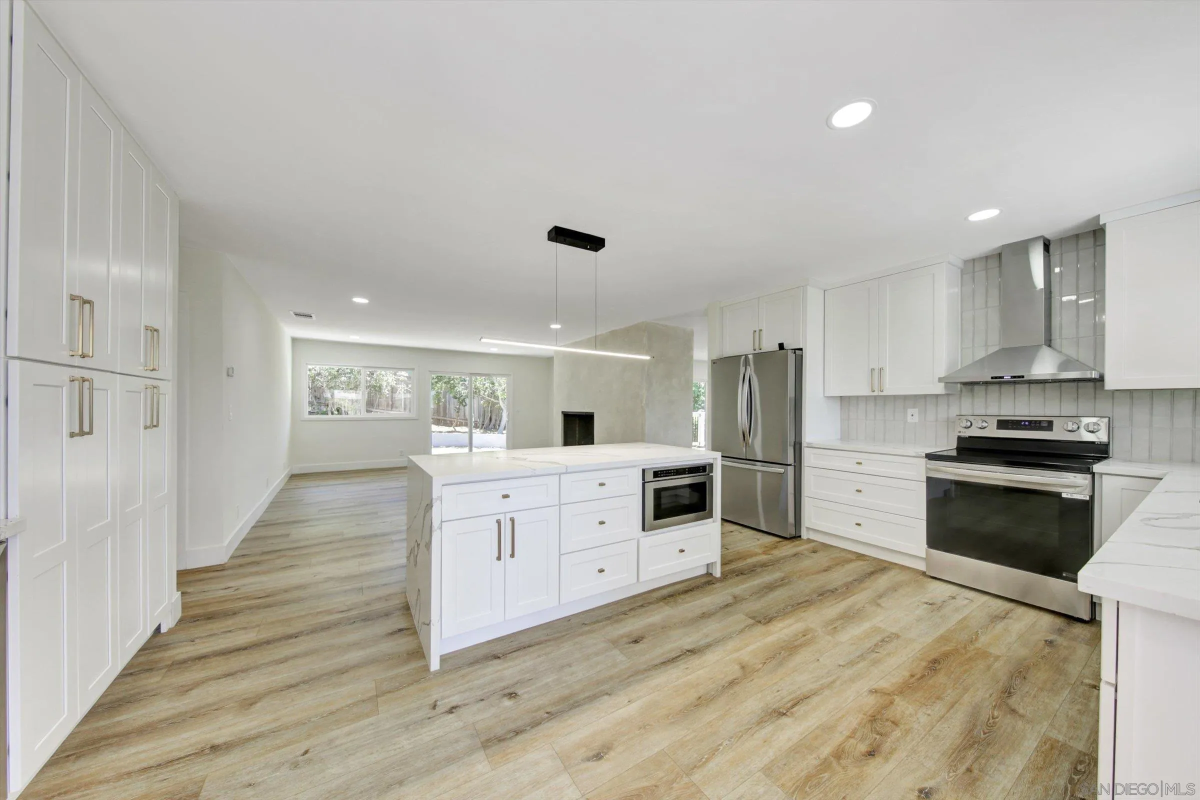 https://cdn.realtyfeed.com/cdn/127/260019282/bb1de1307d6553b0a7230421150ac6db.webp