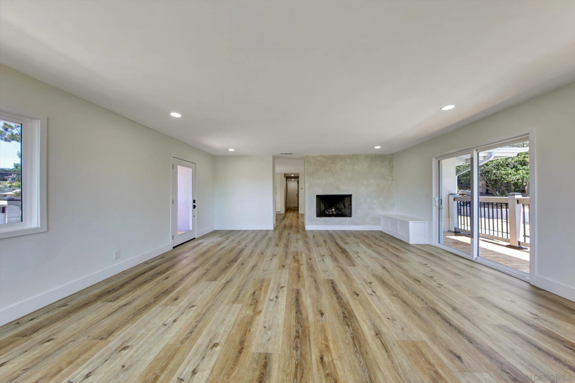https://cdn.realtyfeed.com/cdn/127/260019282/f3df054c77b54b13b19afce59648ccbe.webp