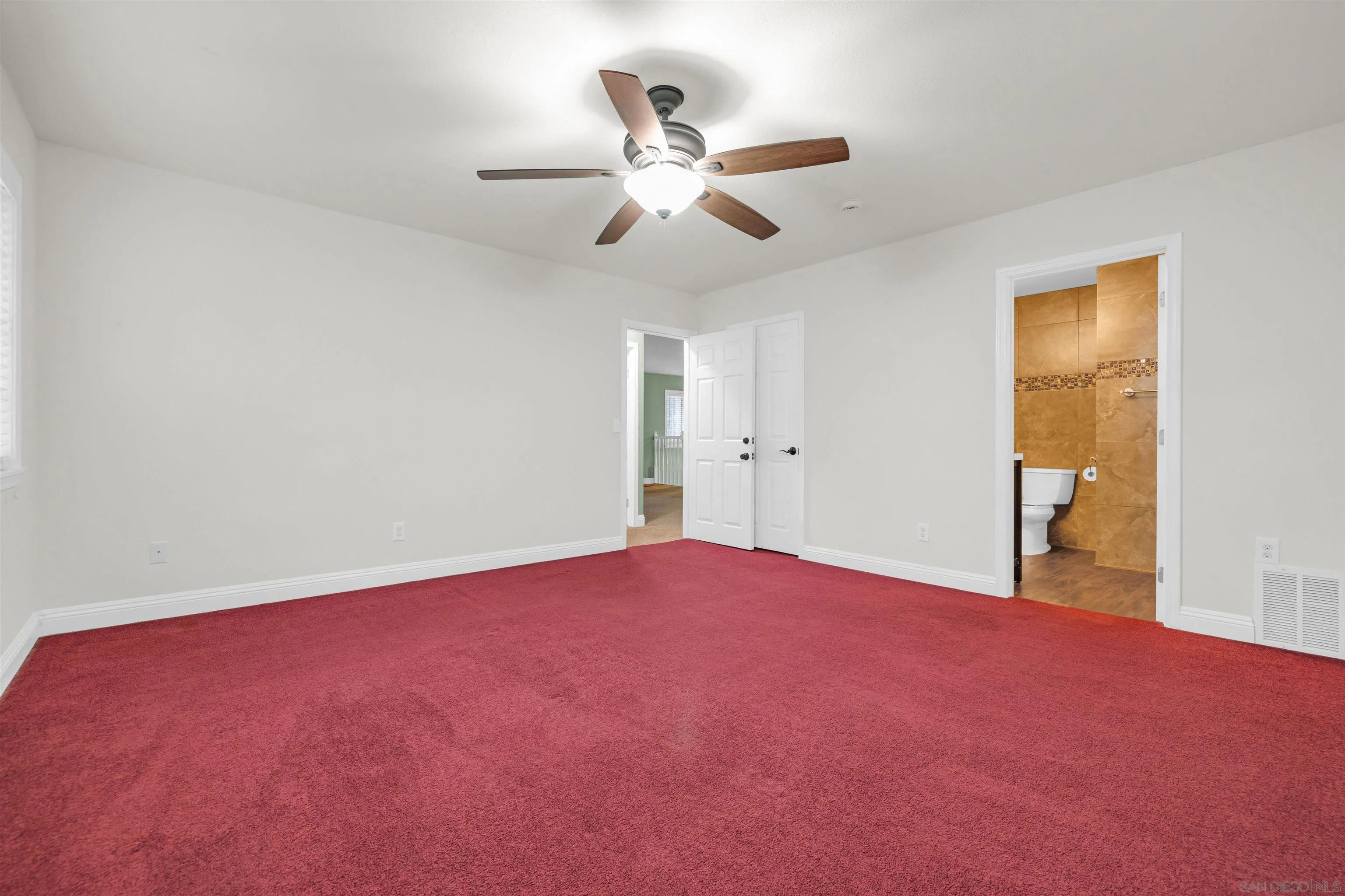 https://cdn.realtyfeed.com/cdn/127/260019283/13883d2536540e2abc9274a5667774cc.webp