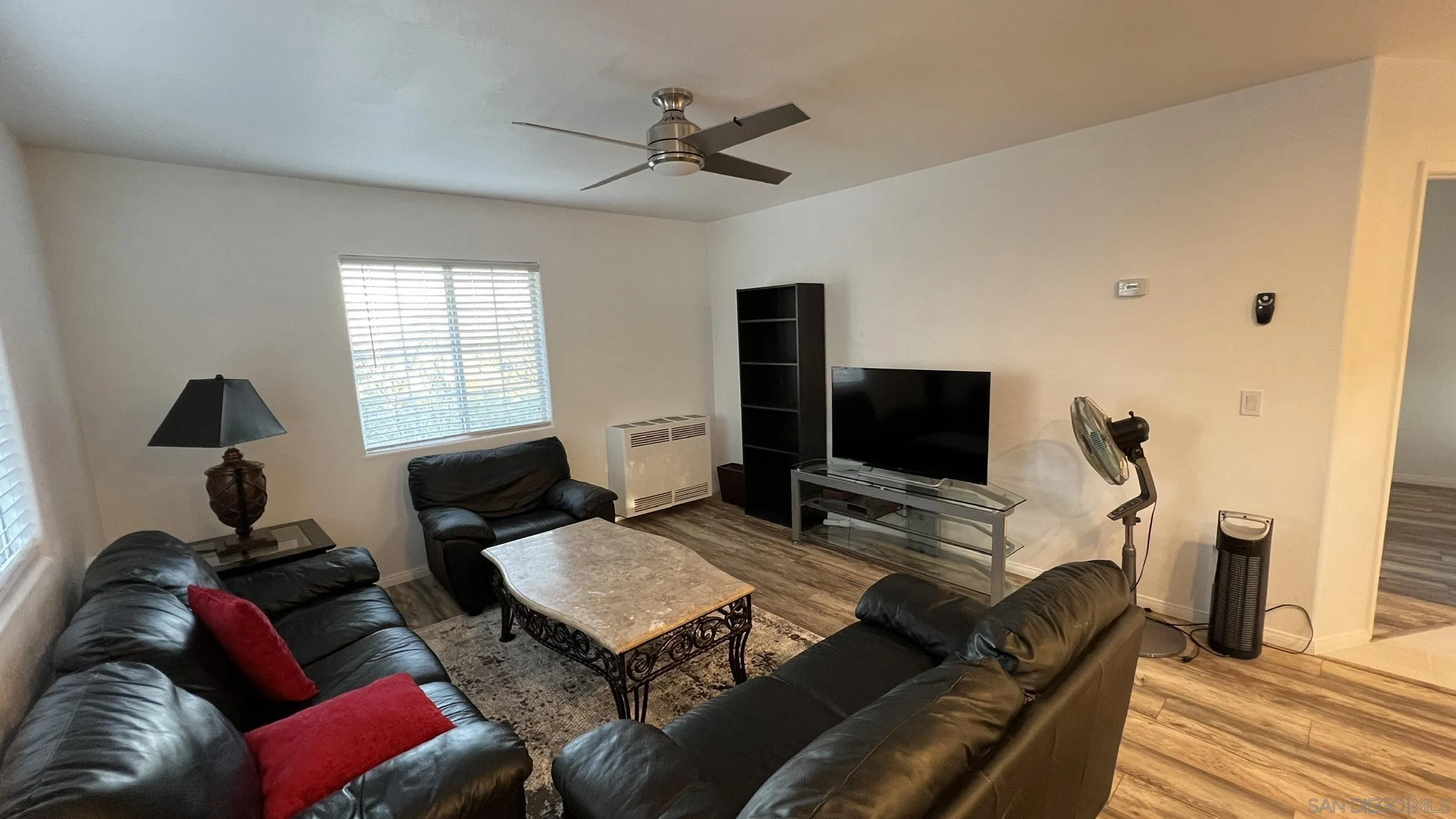 https://cdn.realtyfeed.com/cdn/127/260019283/2627ef8bfb9aa0be937862926c66f327.webp