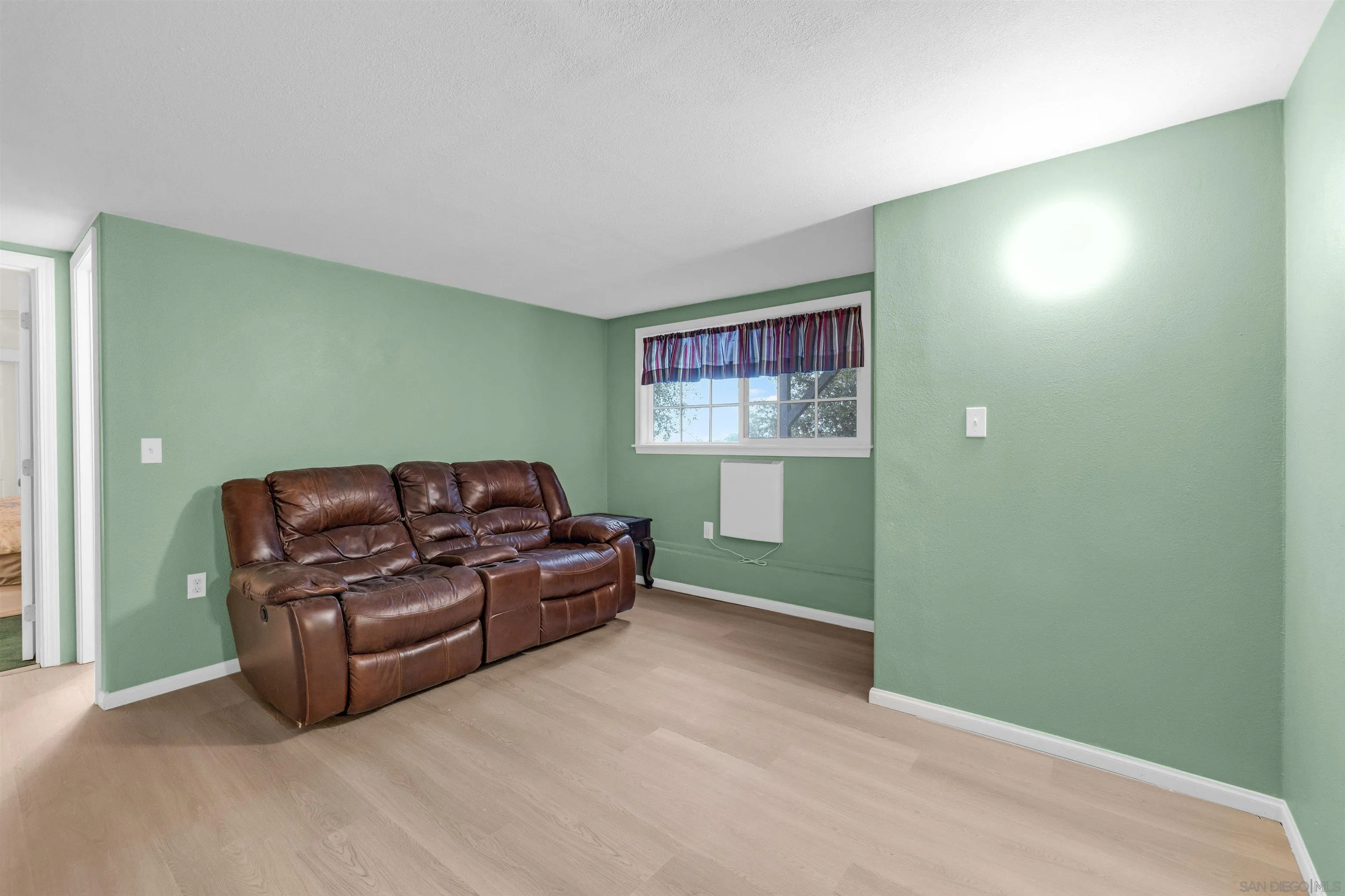 https://cdn.realtyfeed.com/cdn/127/260019283/3b54efb0d2ab6d37bbf2e87dac2fba30.webp