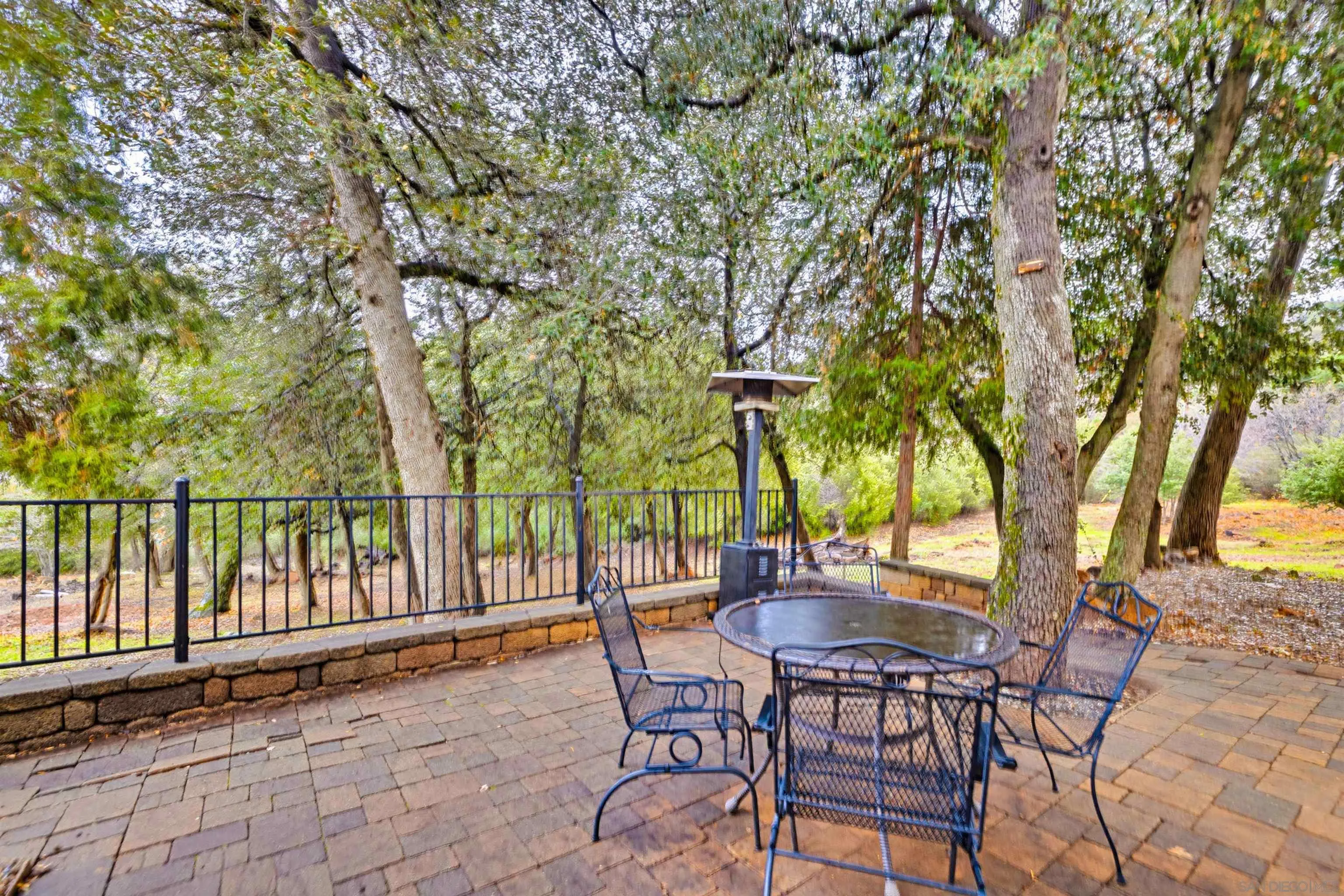 https://cdn.realtyfeed.com/cdn/127/260019283/4de83881ed8d9d4566a22370da750032.webp