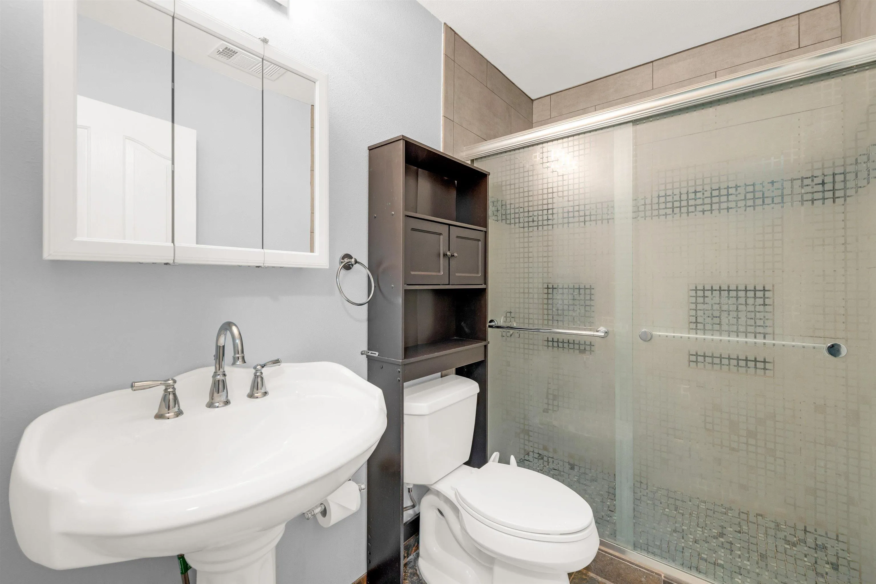 https://cdn.realtyfeed.com/cdn/127/260019283/7ab4d26a501cfc2bd290851dfa96fd8c.webp