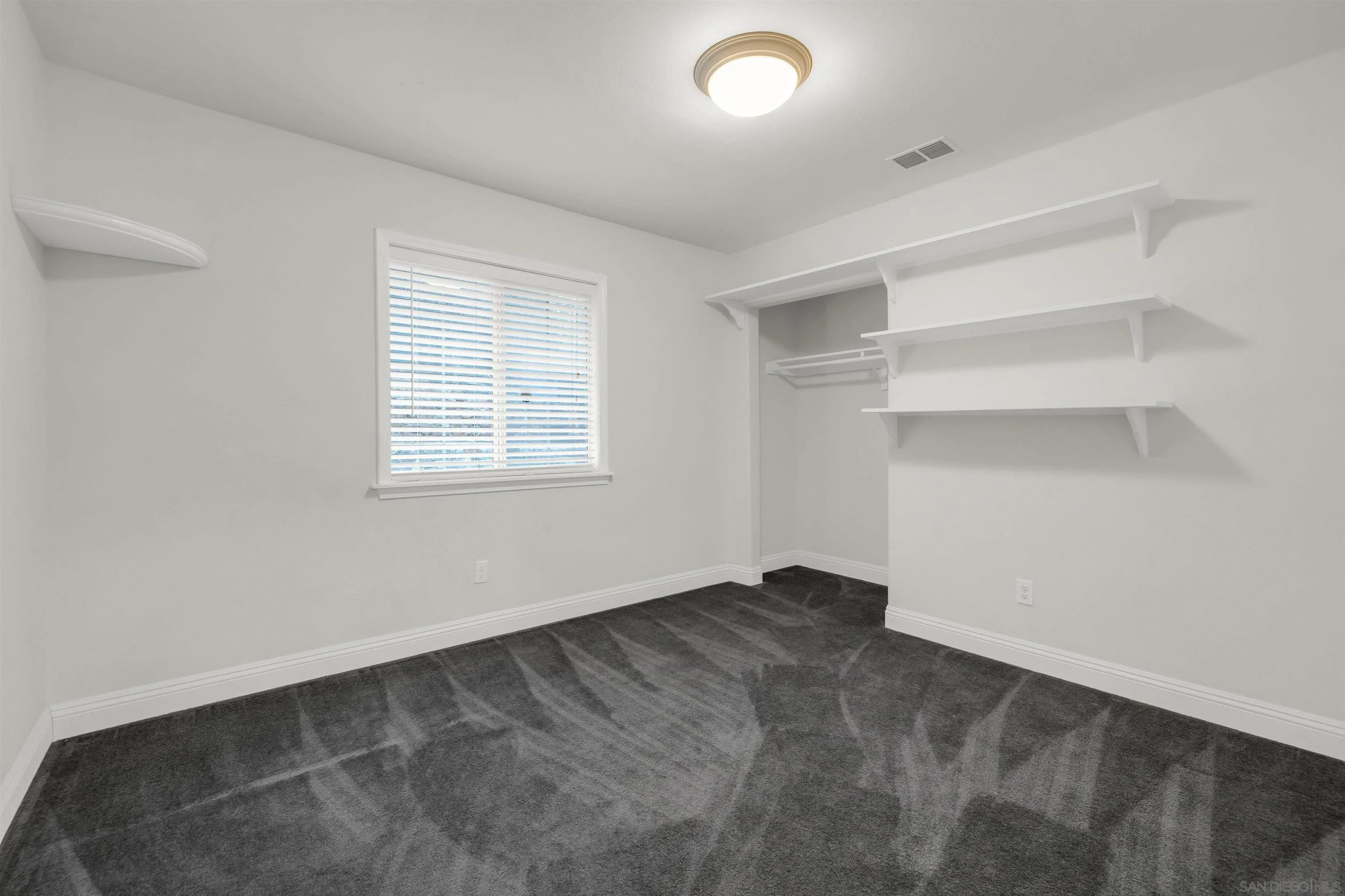https://cdn.realtyfeed.com/cdn/127/260019283/9beb6e09e7fb83d6d61c527b6a9dbcf5.webp