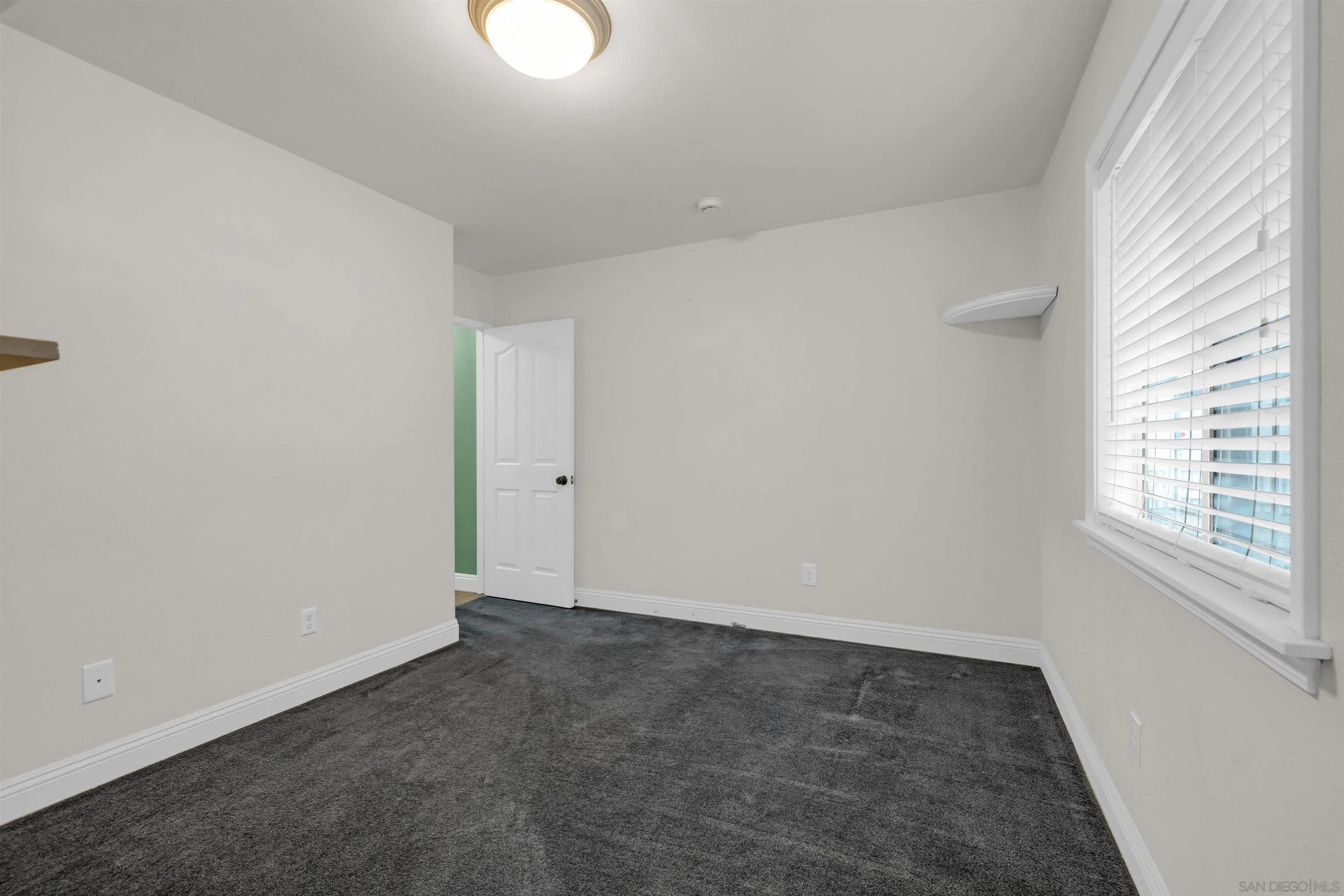 https://cdn.realtyfeed.com/cdn/127/260019283/cc45f3e4f782c341aacea23c27f794fe.webp