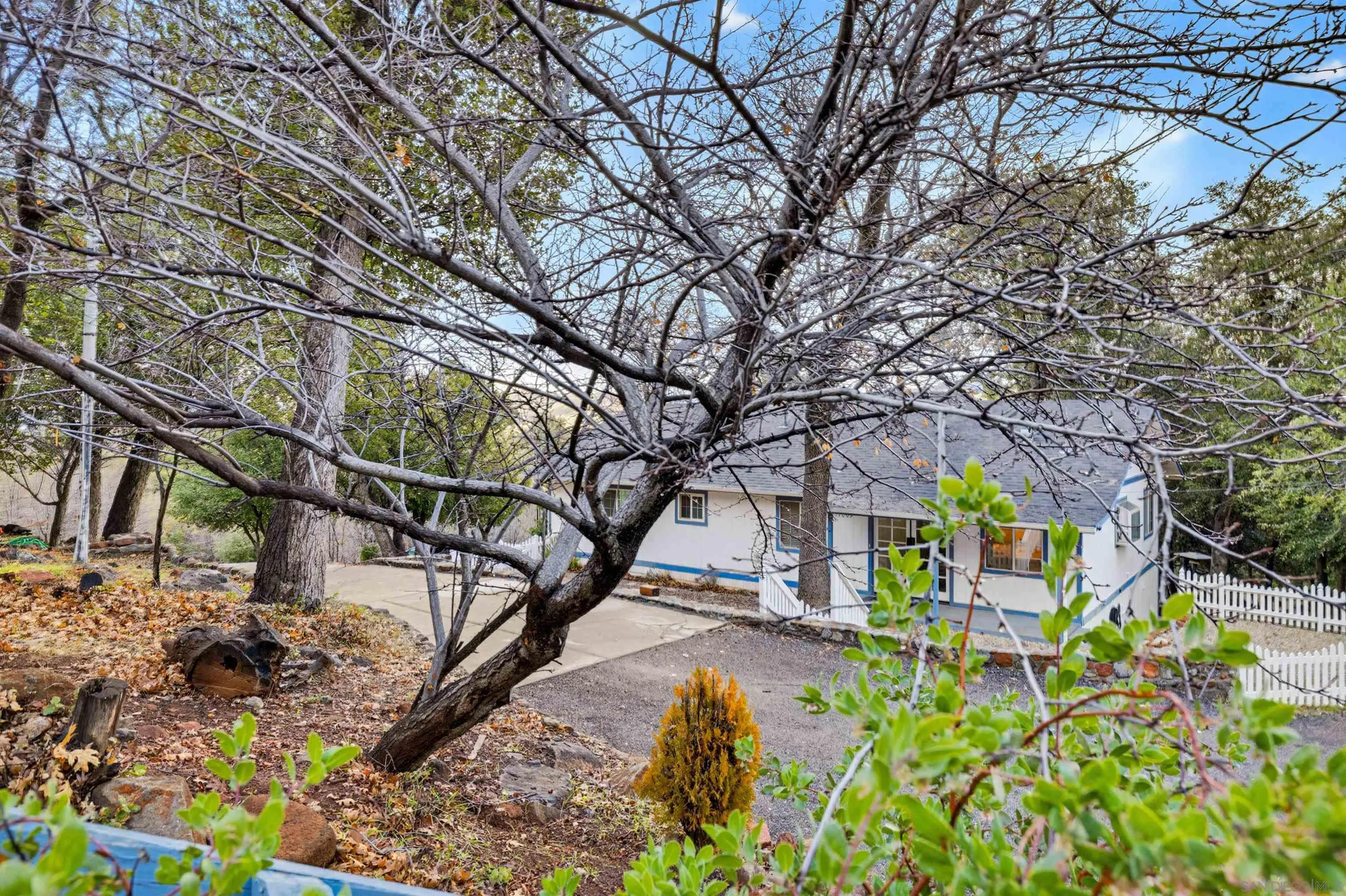 https://cdn.realtyfeed.com/cdn/127/260019283/d43439c5be43d26b608fd8d75d540c97.webp