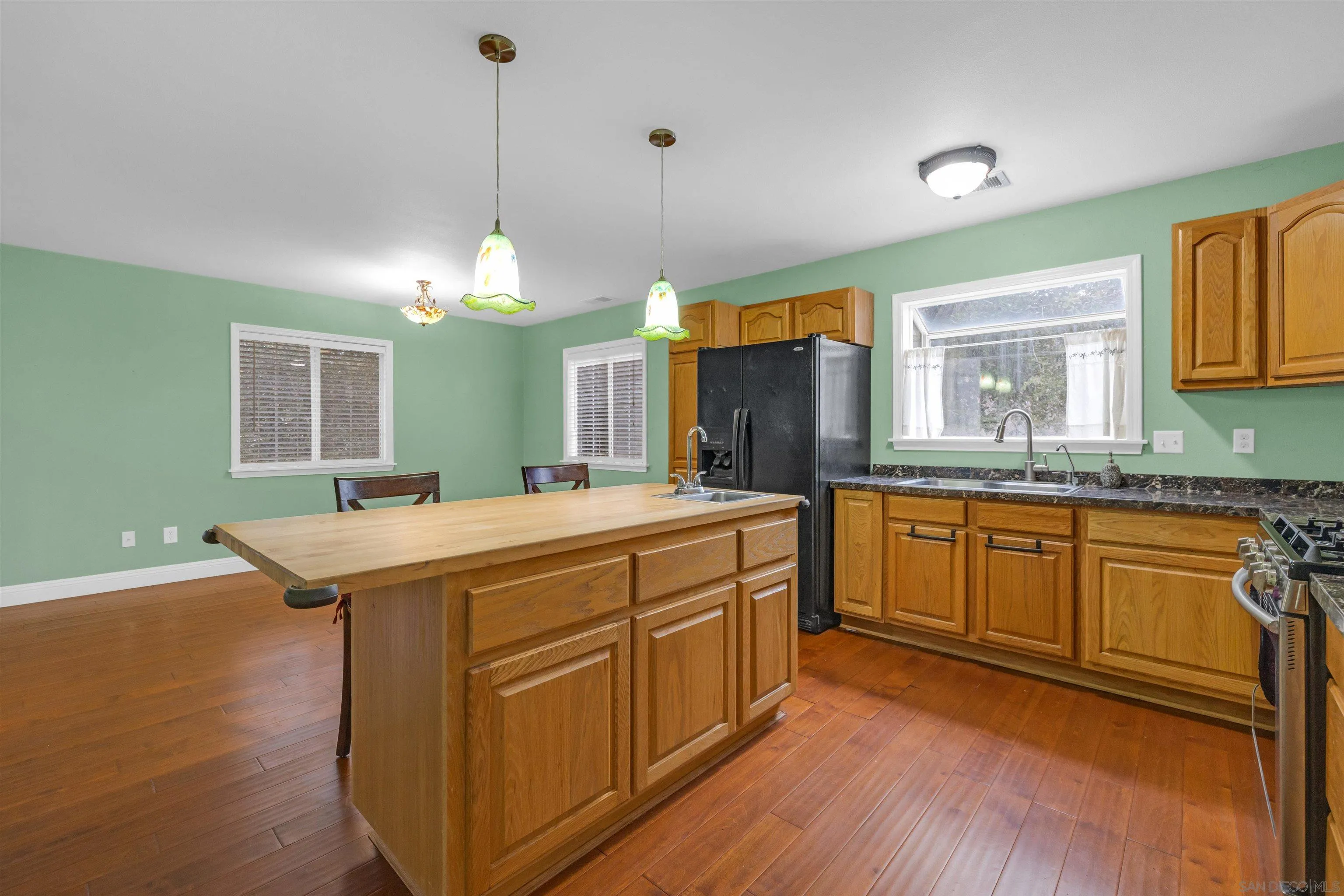 https://cdn.realtyfeed.com/cdn/127/260019283/e016749cf594a7cf01337ea173412890.webp