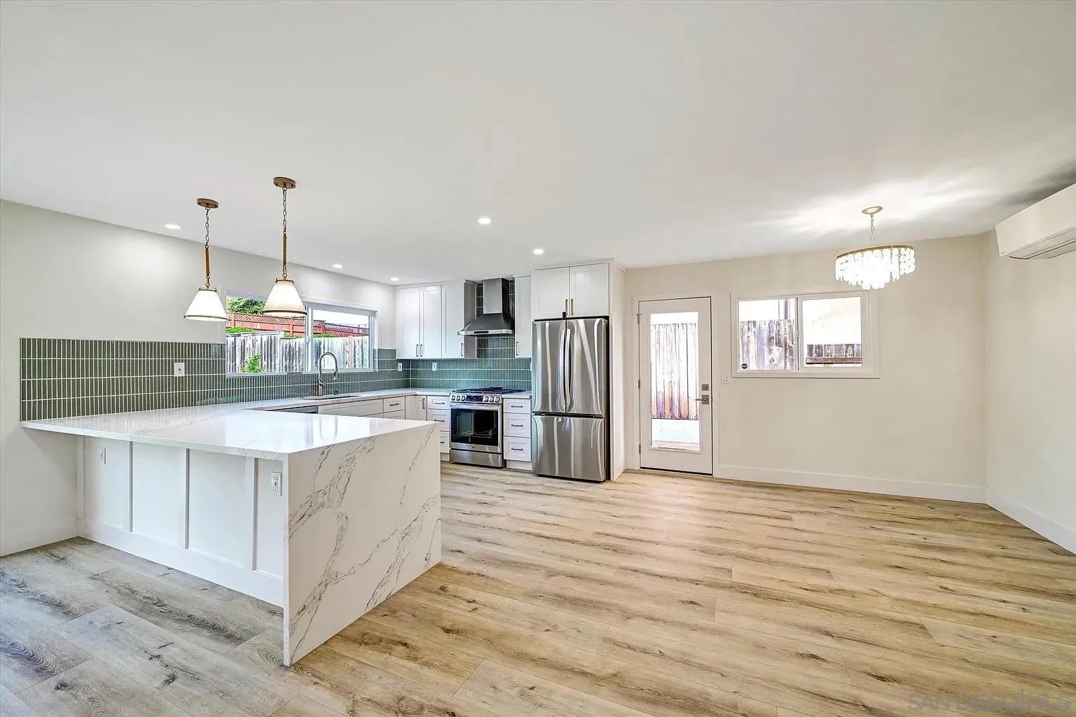 https://cdn.realtyfeed.com/cdn/127/260019284/3e6d2c7299cf9db6a8c897f9622c5c89.webp