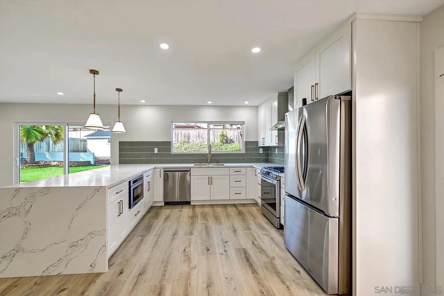 https://cdn.realtyfeed.com/cdn/127/260019284/7c3584f1f7626854f643afec98f07836.webp