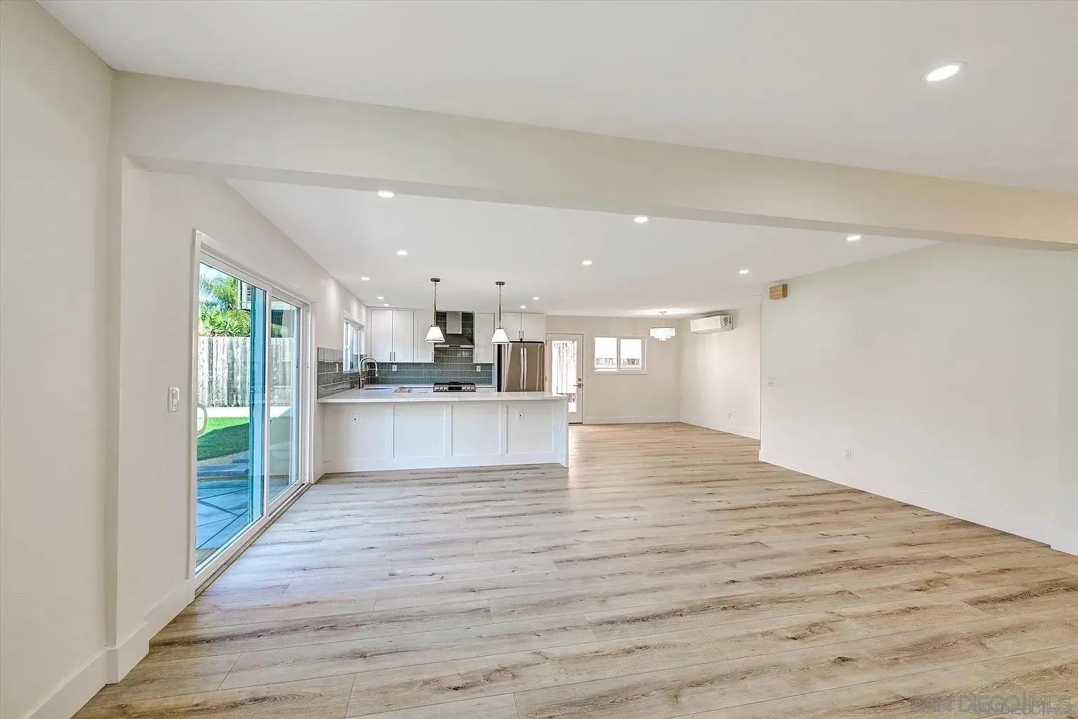 https://cdn.realtyfeed.com/cdn/127/260019284/d73a3f509f428dbe0fe3976af4fa5a9a.webp
