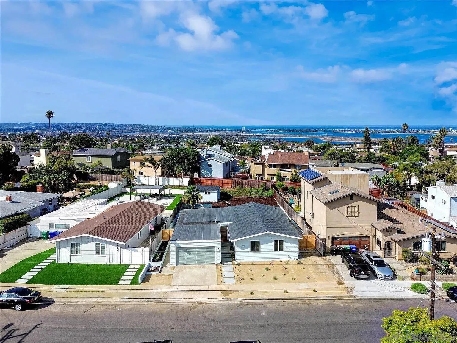 https://cdn.realtyfeed.com/cdn/127/260019284/dd63b8086d47e2622f83560cf902a644.webp