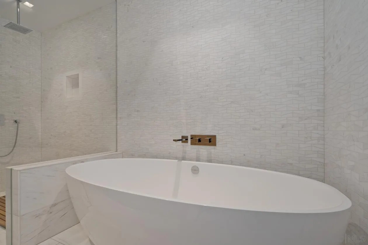 Photo #8: 260019286 Listing: Photo #8