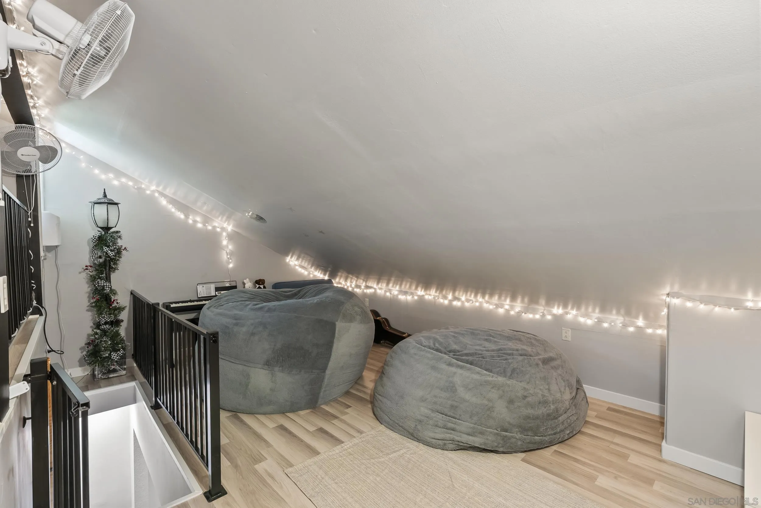 https://cdn.realtyfeed.com/cdn/127/260019287/2e921cd4aa64231fb8d112ec31ceb33b.webp
