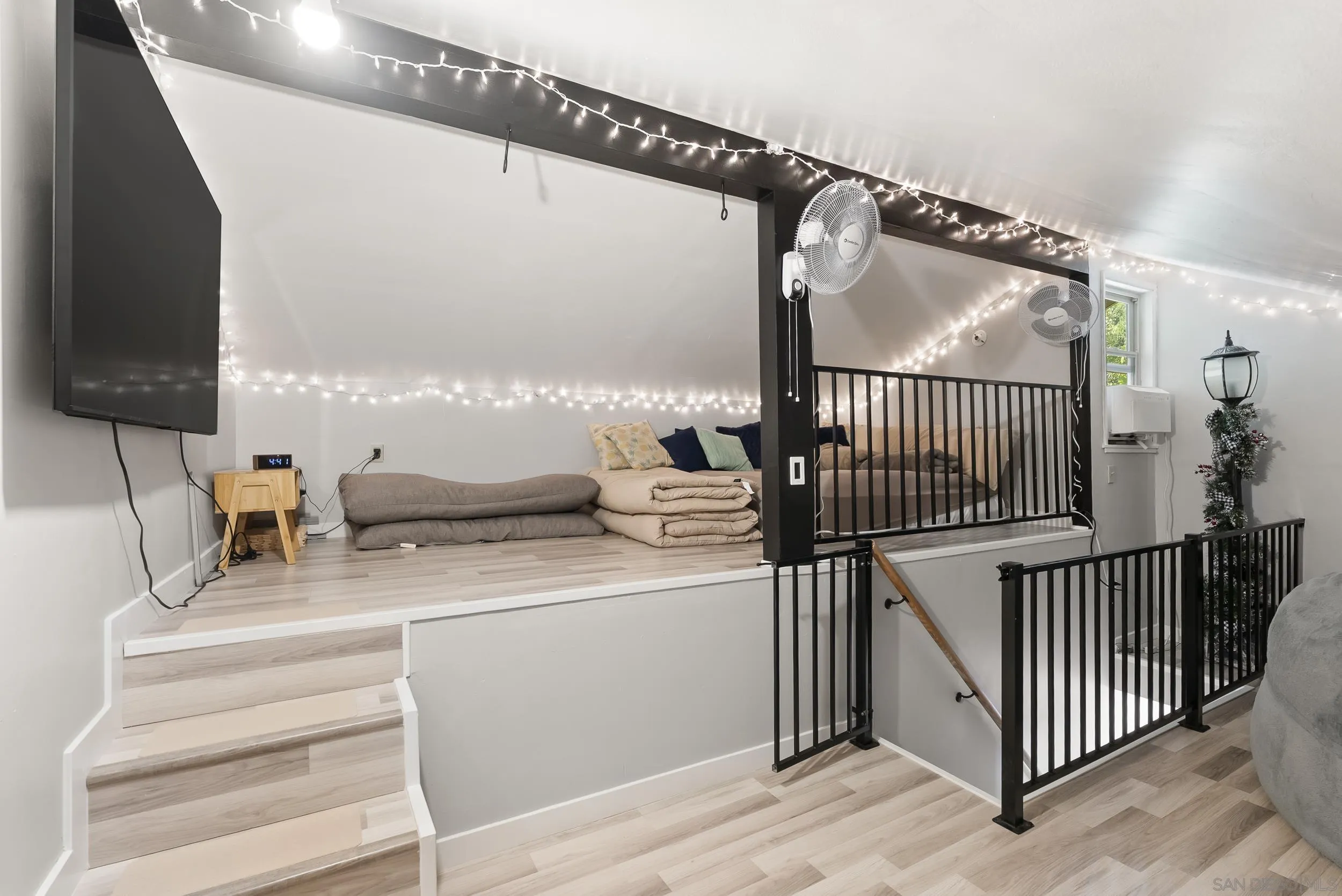 https://cdn.realtyfeed.com/cdn/127/260019287/3ce58e64c7a7b21a32284c807d225887.webp