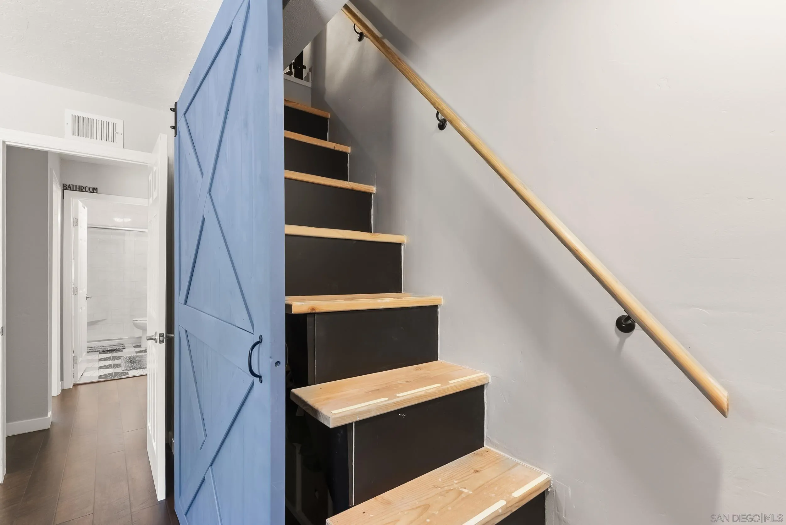 https://cdn.realtyfeed.com/cdn/127/260019287/54243da00a325d880cddd3d65a2cc8f4.webp