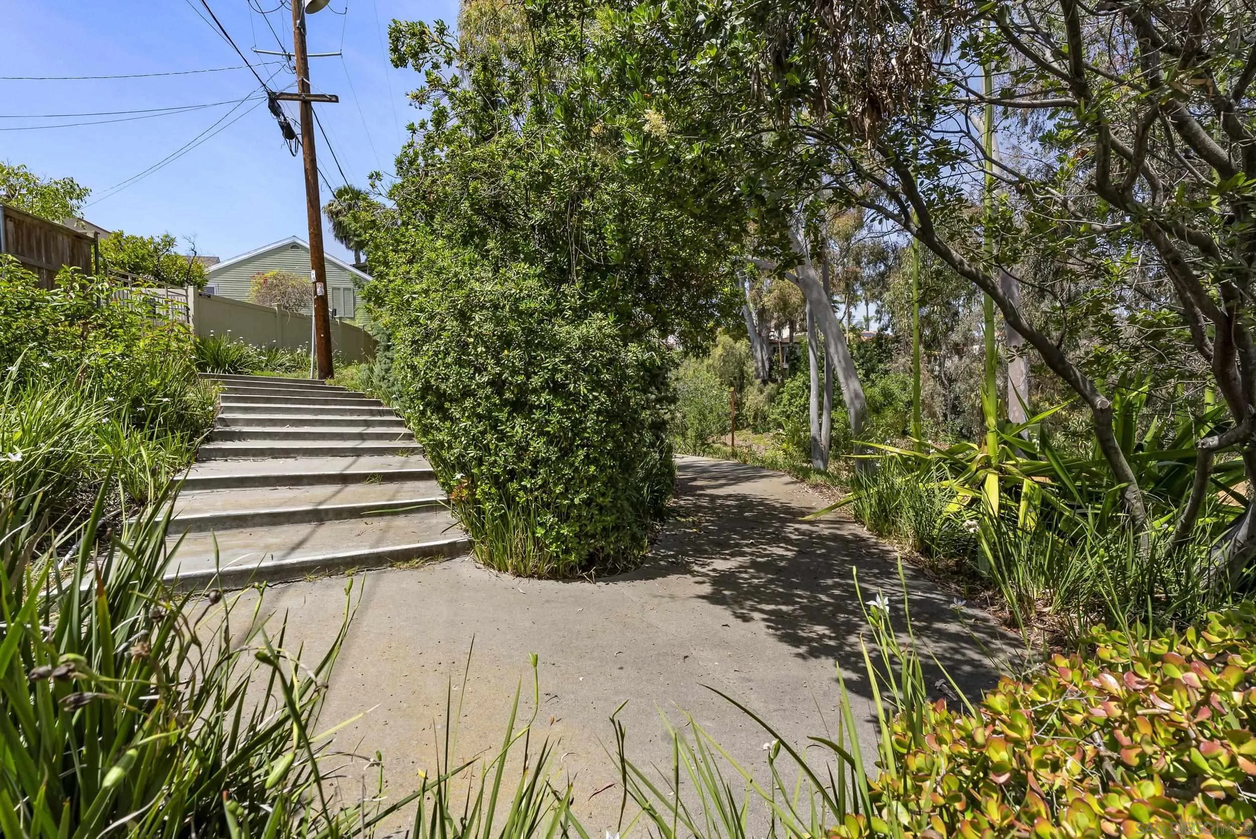 https://cdn.realtyfeed.com/cdn/127/260019287/7adabd17b9d6f7c7c2b48261ec5f21a7.webp