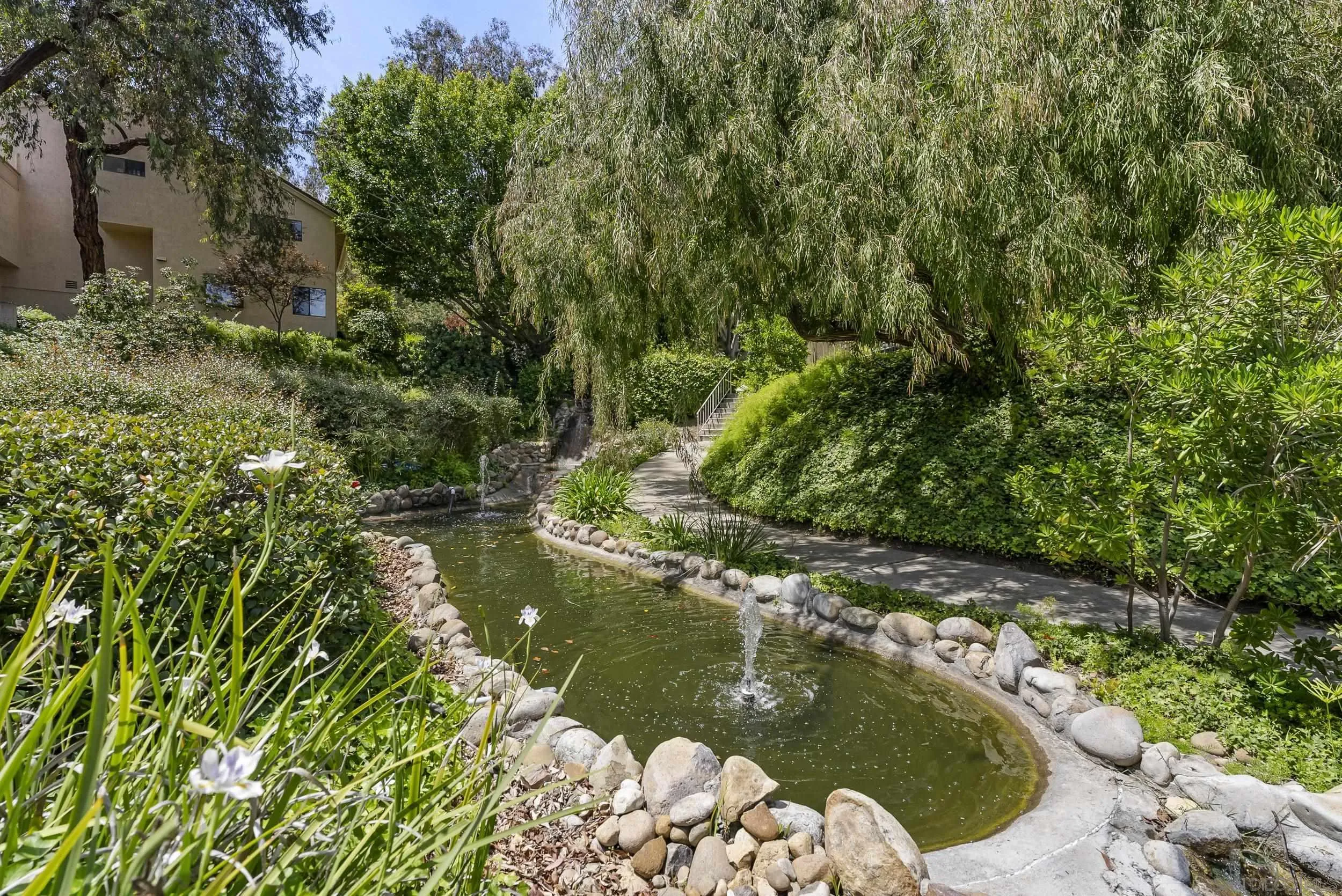 https://cdn.realtyfeed.com/cdn/127/260019287/7b2853e0565413a560f433e9019238df.webp