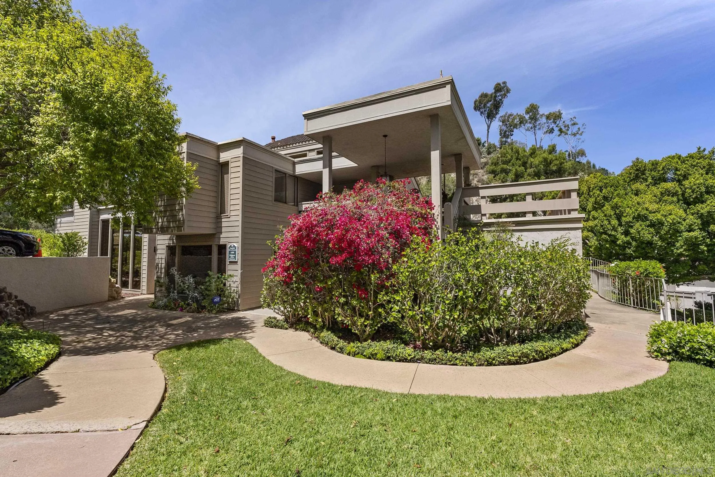 https://cdn.realtyfeed.com/cdn/127/260019287/7fce08dd5553be4fa16afce1e0d867eb.webp