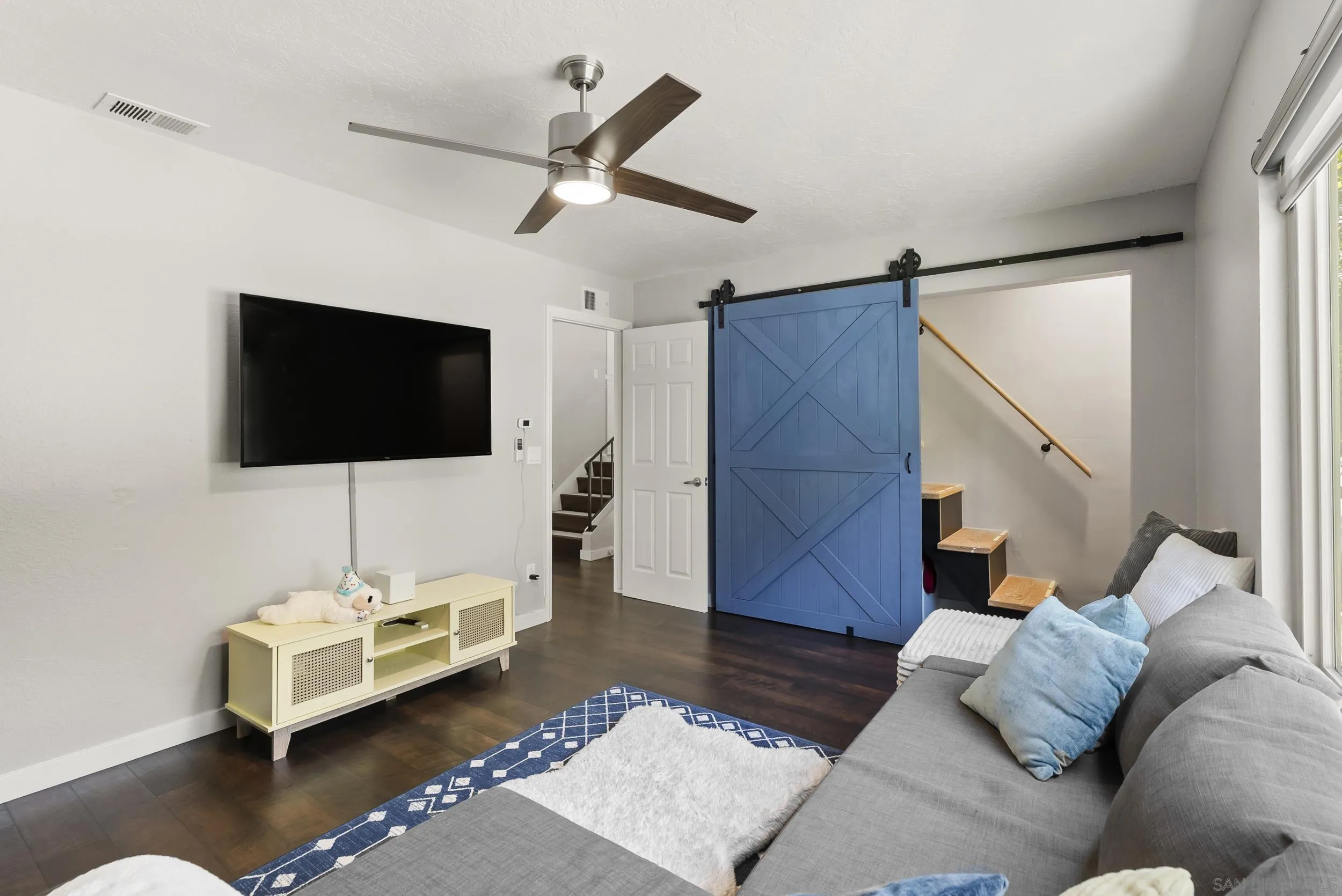 https://cdn.realtyfeed.com/cdn/127/260019287/c4432a1482f14d2af16fc79393fd8dbe.webp