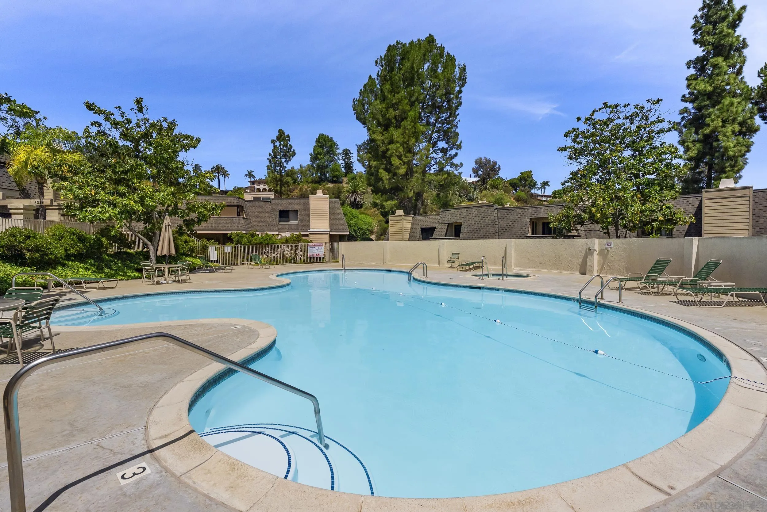 https://cdn.realtyfeed.com/cdn/127/260019287/c77da8ee23e0439bb67ba22bb0c6c320.webp