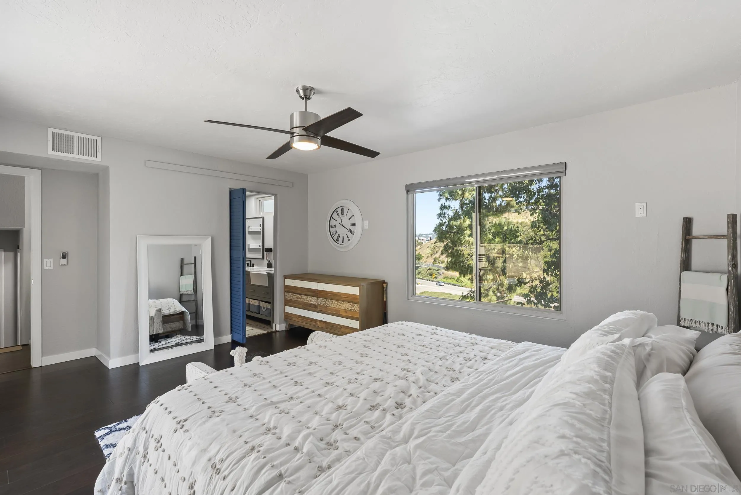 https://cdn.realtyfeed.com/cdn/127/260019287/fcf445de7abceb7d128921cba6c7b14c.webp
