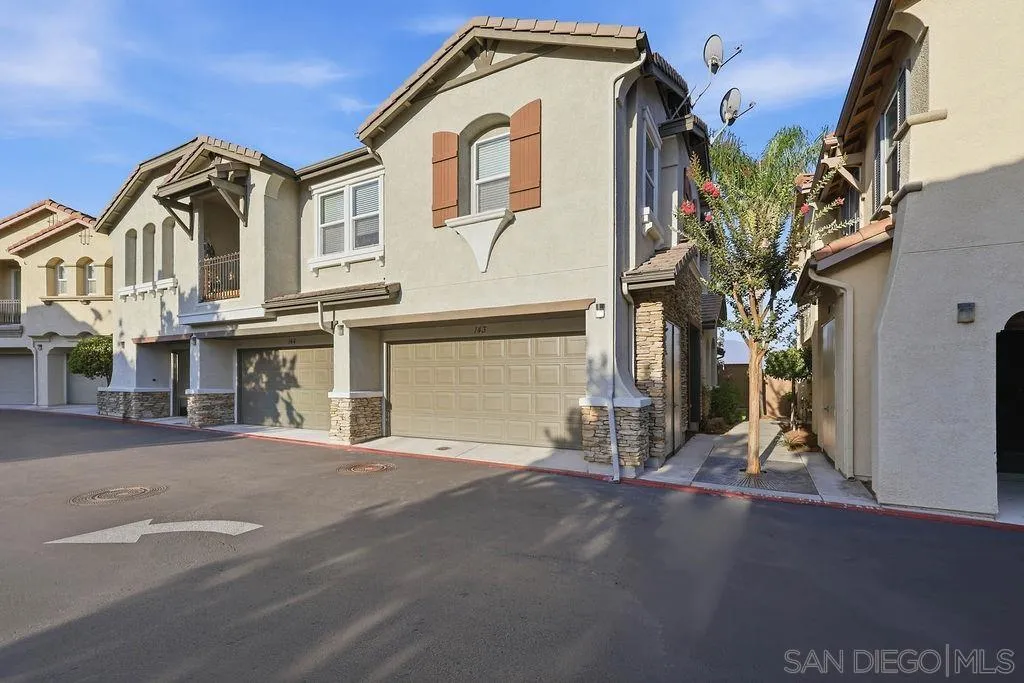 Photo #1: 260019289 Listing: Photo #1